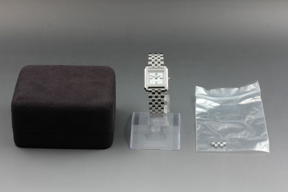 Near MINT TIFFANY&Co. Classic Square White Roman Quartz 23mm Ladies Watch w/ Box