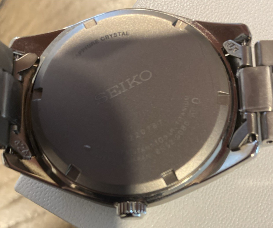 Seiko Classic Men’s Quartz Watch Blue Dial Grey Titanium Saphire Crystal SUR373