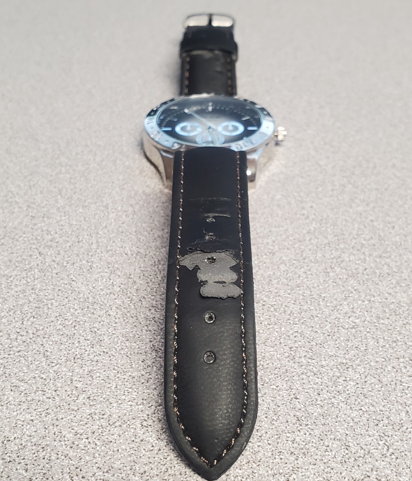 TRUCE Watch Mens Ombre Gray to Black Dial Silver Tone Seconds Hand Strap FLAWS