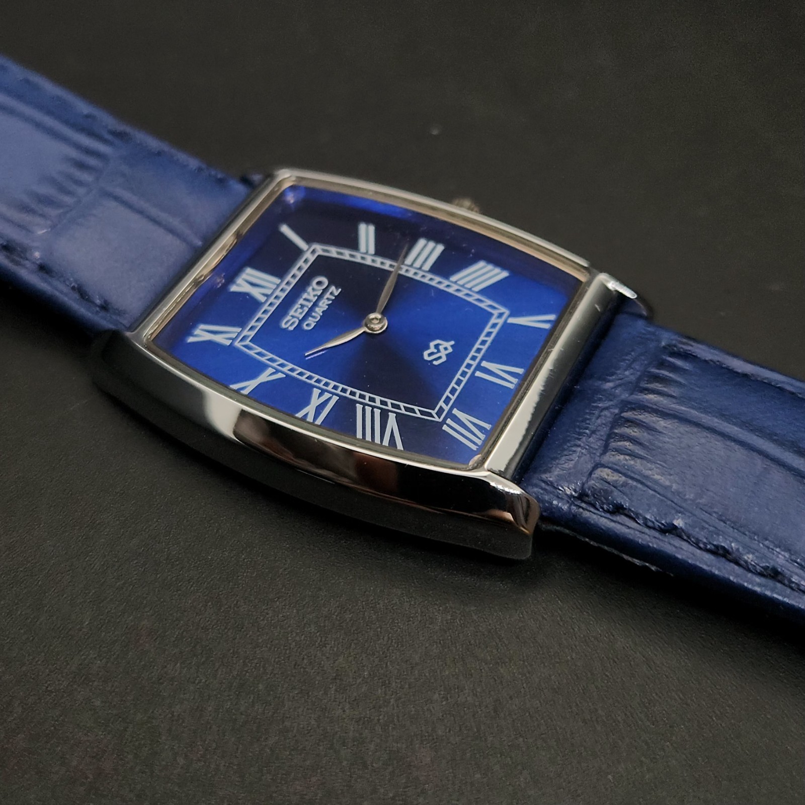 Vintage Seiko Slim Quartz 30MM Case Blue Dial Japanese Men’s Wrist Watch A16