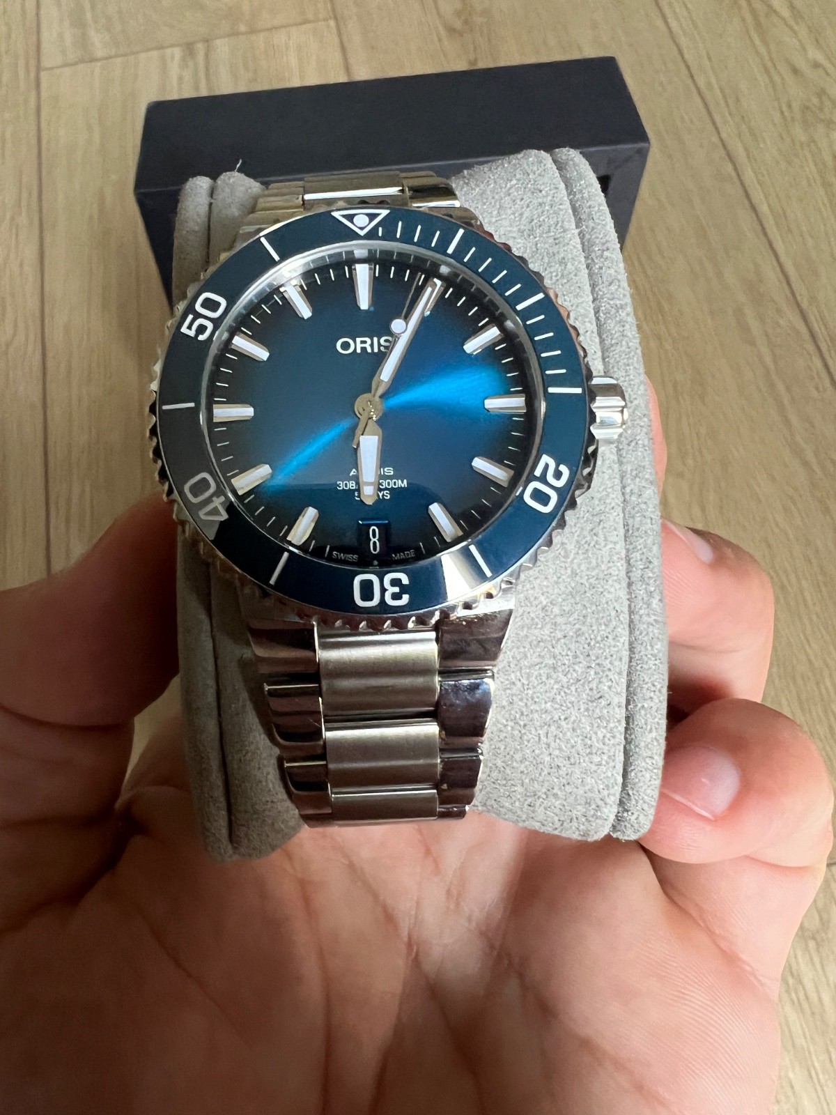 Oris Aquis Blue Men’s Watch – 01 400 7769 4135-07 8 22 09PEB