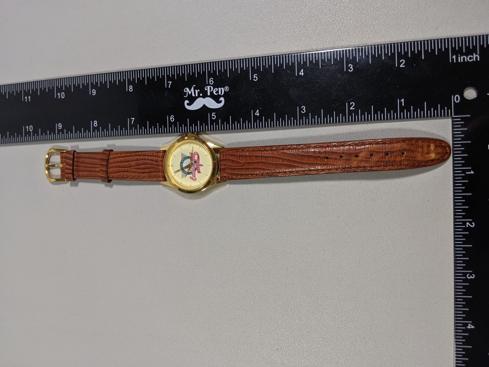 Macri’s Deli Celebrity Golf Classic Round Gold Tone Case 33 mm Leather Bnd Watch