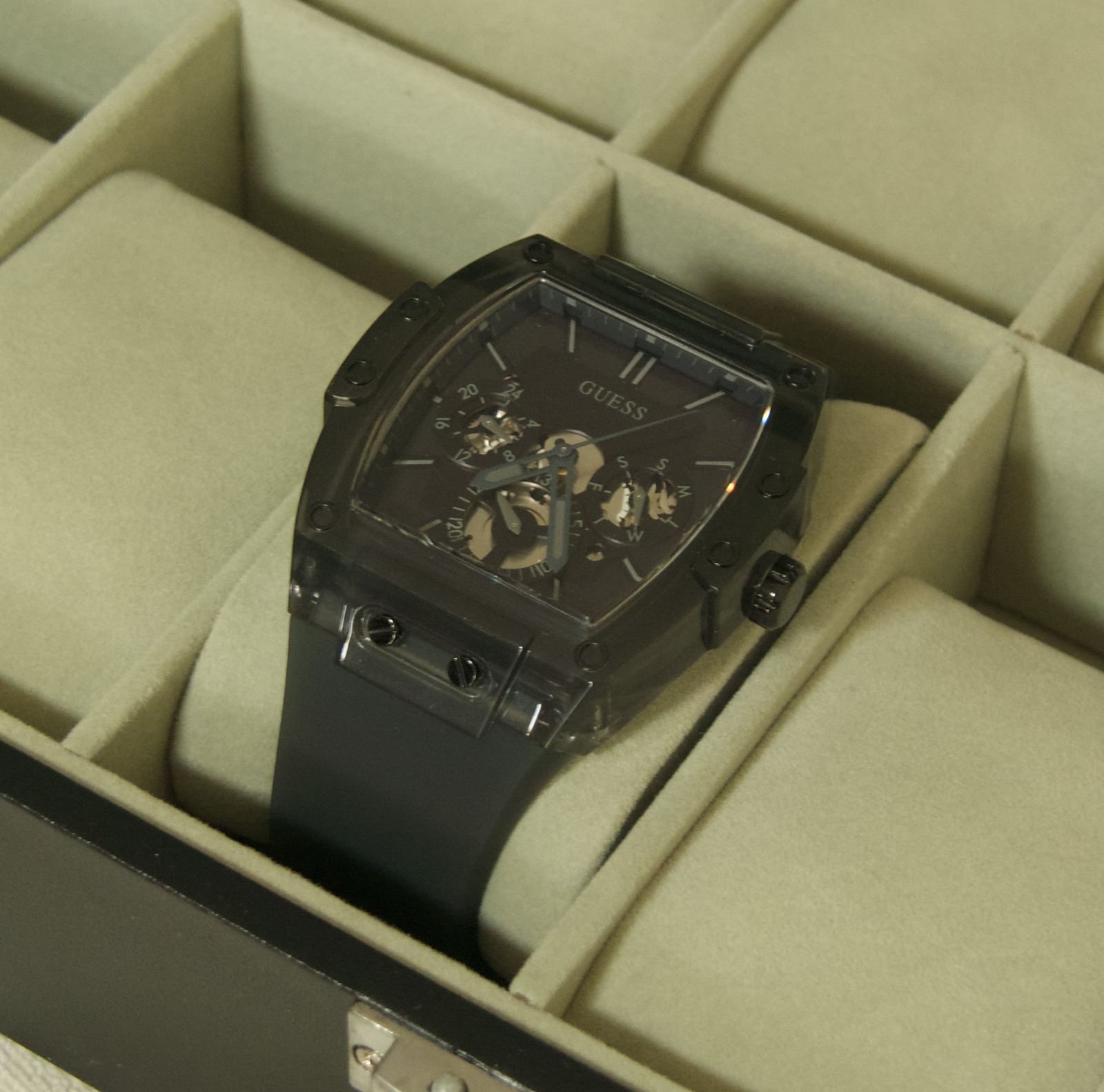 Guess Men’s GW0G Series Analog Polycarbonate Silicone 50M Watch (New)