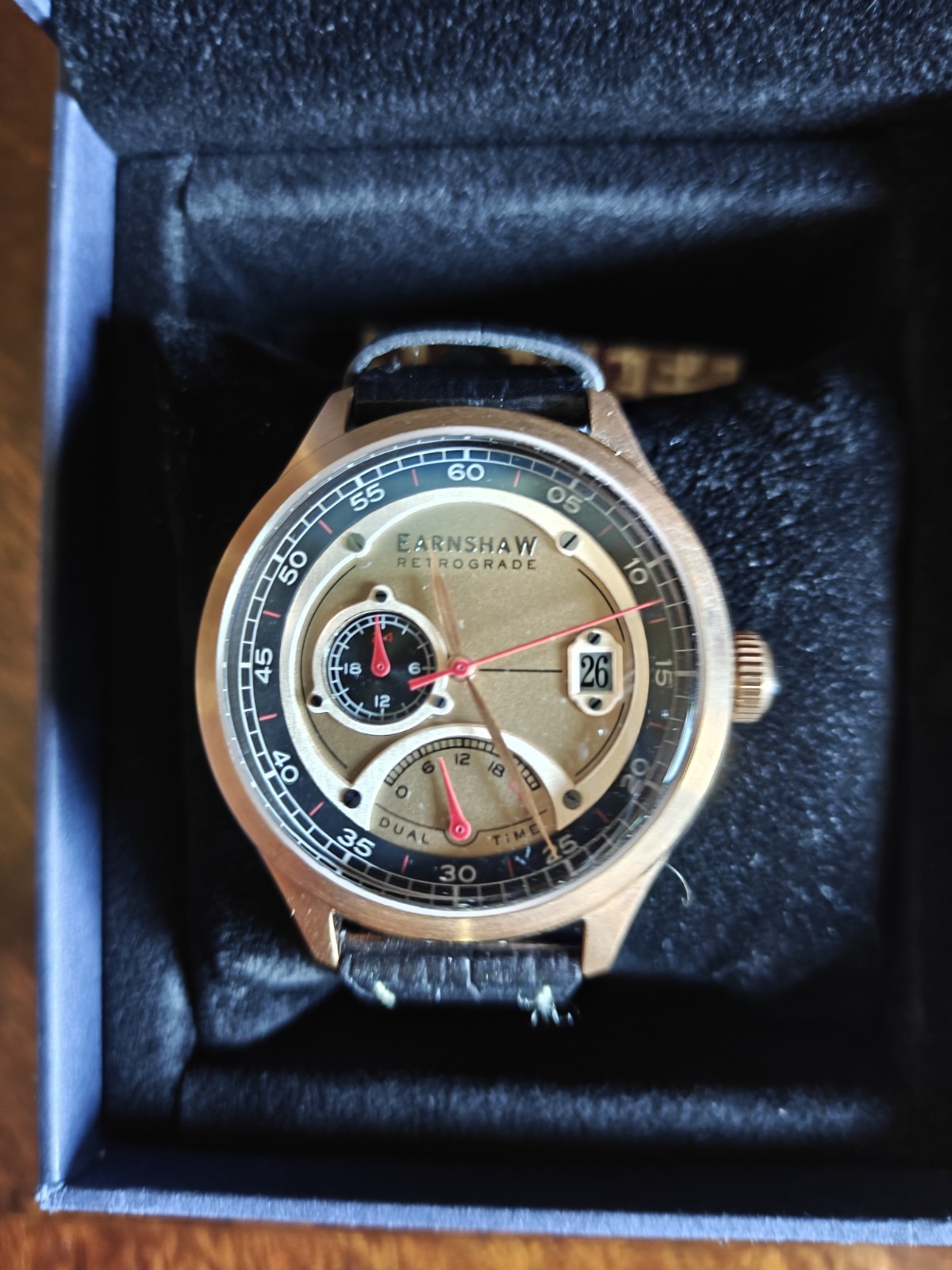 Thomas Earnshaw Retrograde Quartz Date Gold-Tone Black Leather Watch Box Manual