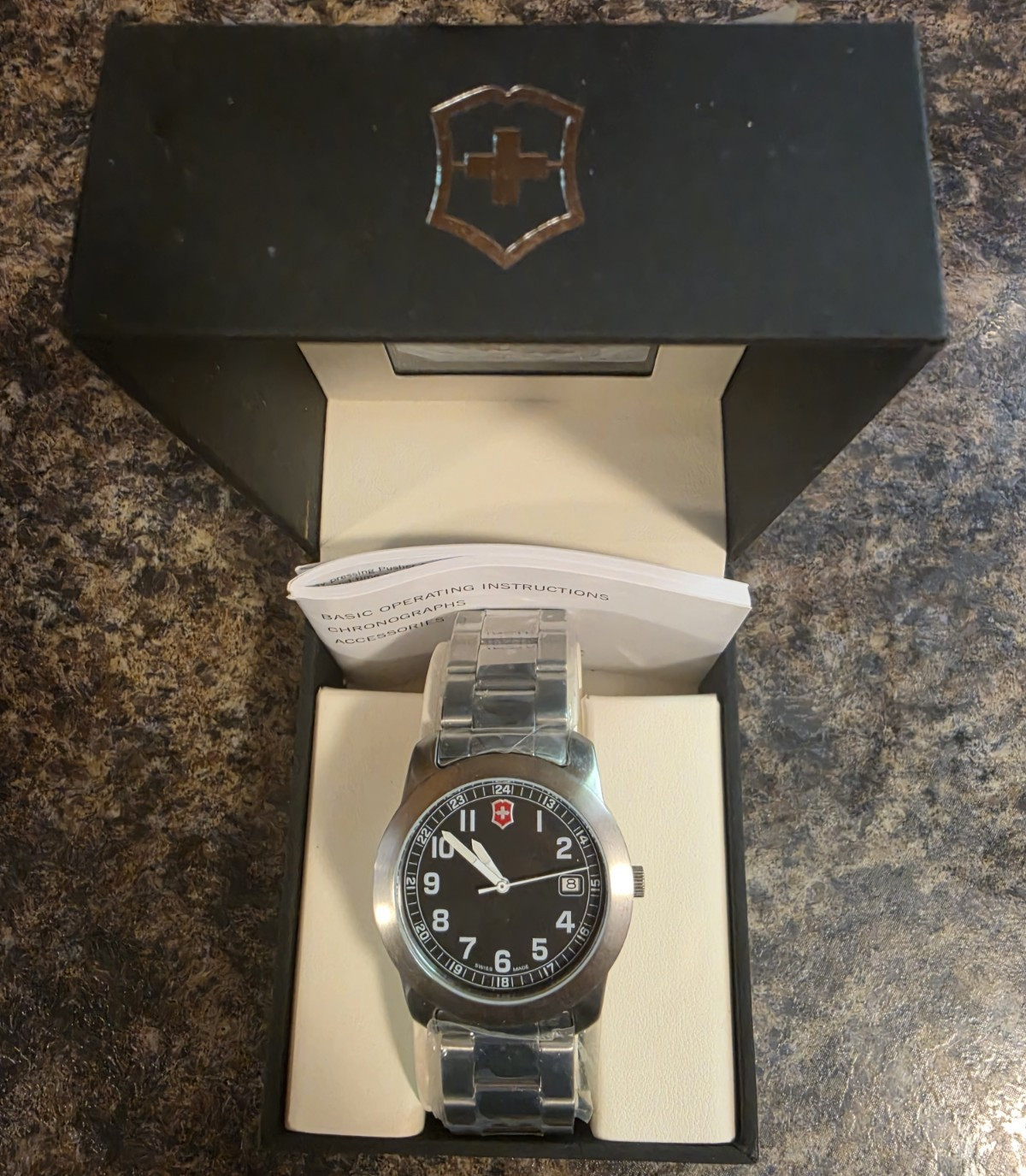 Victorinox Swiss Army Men’s Quartz 40mm Black Dial Date Steel Bracelet 100m
