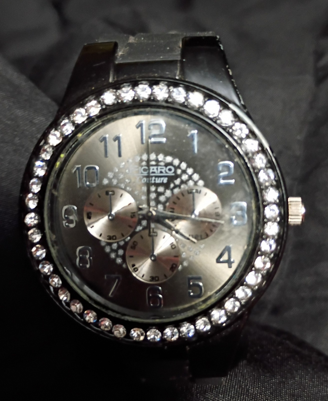 Figaro Couture Quartz Japan movement Watch BLK Rubber Strap Costume Jewelry