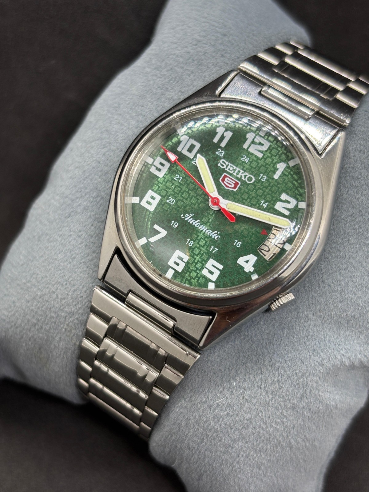 Vintage Refurbished Seiko 5 Automatic Day/Date Japan Made Men’s Wrist Watch