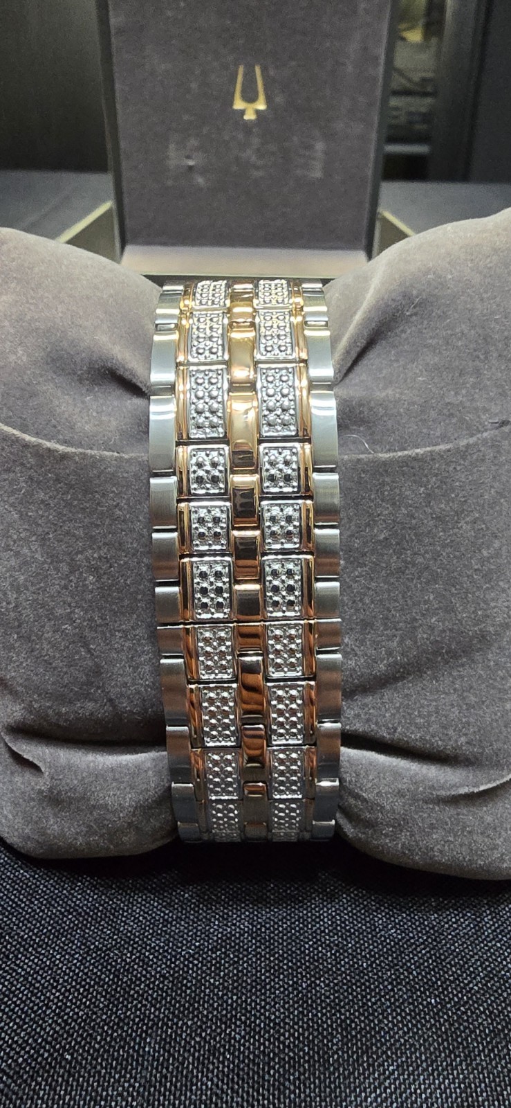 Bulova 98C133 Octava Men’s Quartz Watch 41.5mm Two-Tone Gold Silver Crystal
