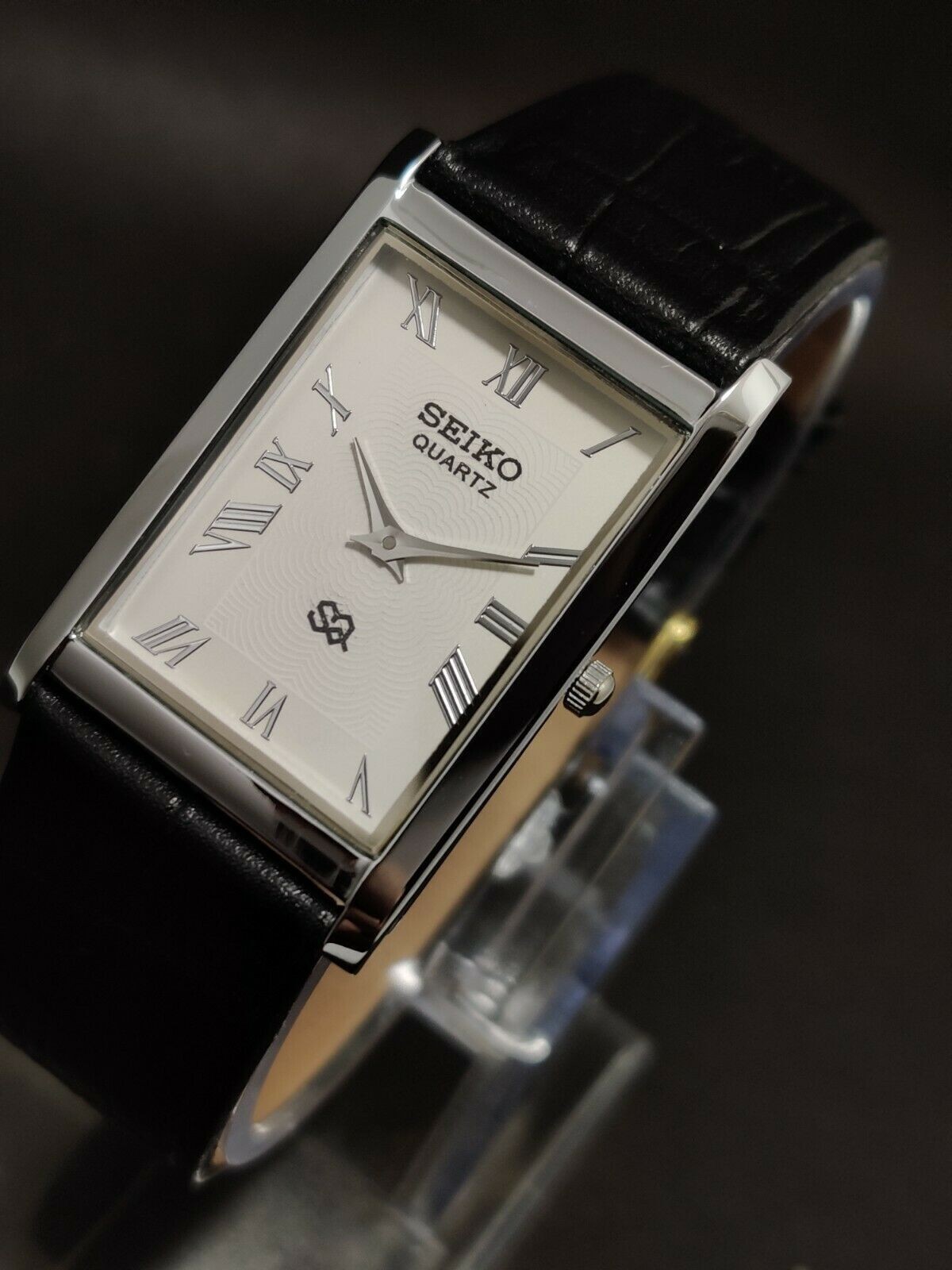 Vintage Seiko Slim Tank Quartz Men White Dial Dress Watch-Free DDP Shipping