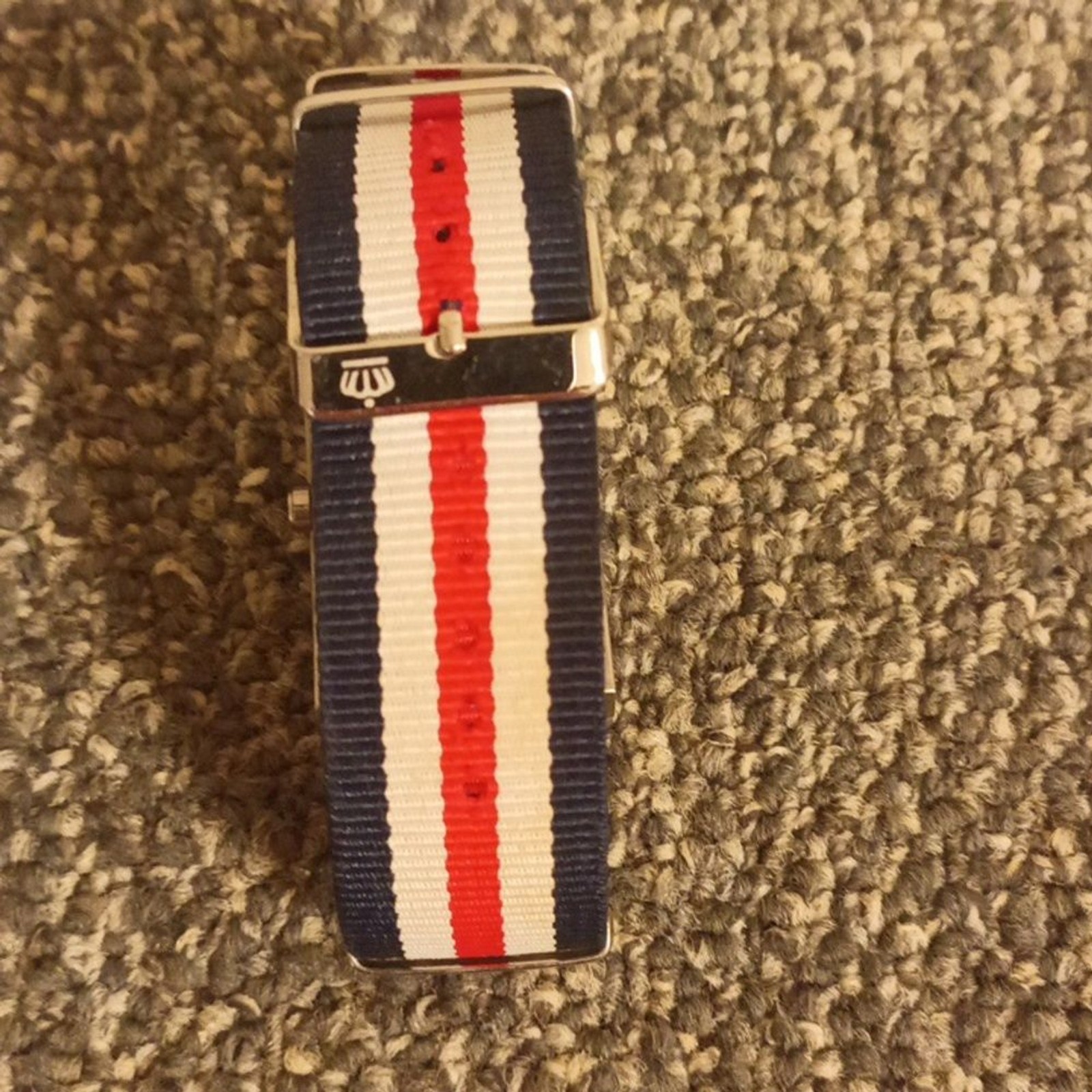 Guess Vintage red white blue nylon strap silver tone quare dial men’s wa…
