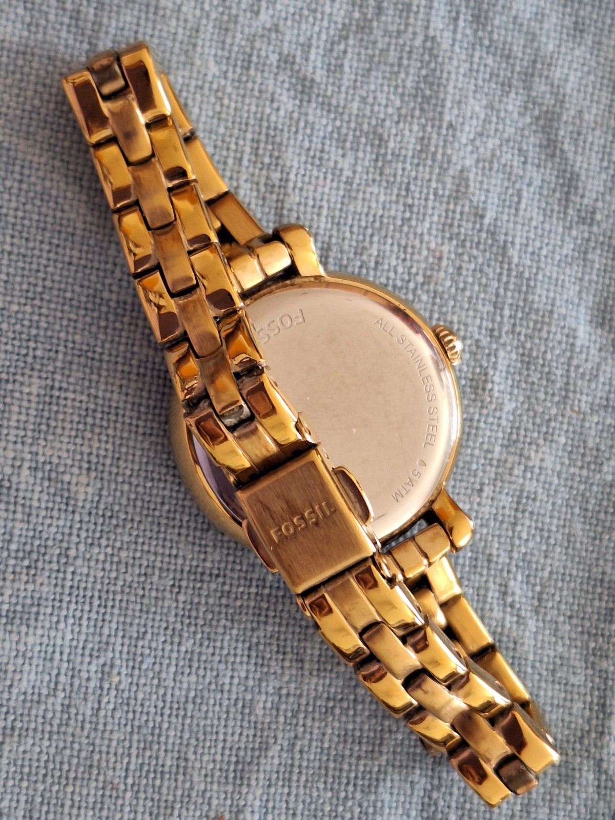 Need Battery Fossil 26mm Round White Face Gold color Stainless Wrist Watch 7″