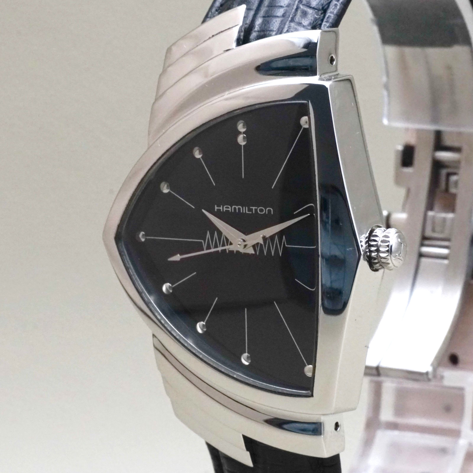 Hamilton Ventura H244112 Quartz Men’s Watch 32mm Black Dial with Box Paper
