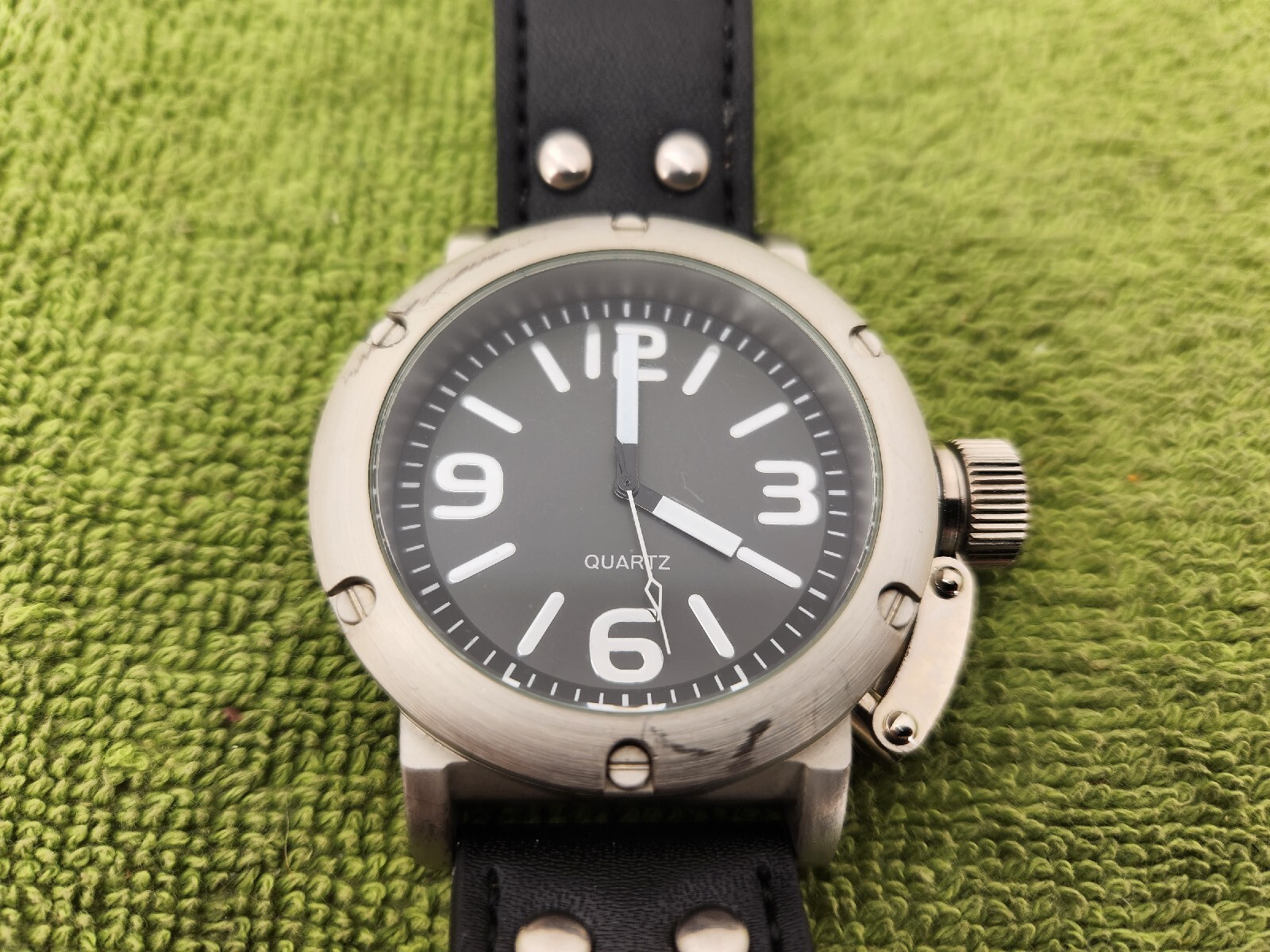 Men’s Quartz Watch Two Tone Chrome Black Dial Cap Design PC21J/91-773