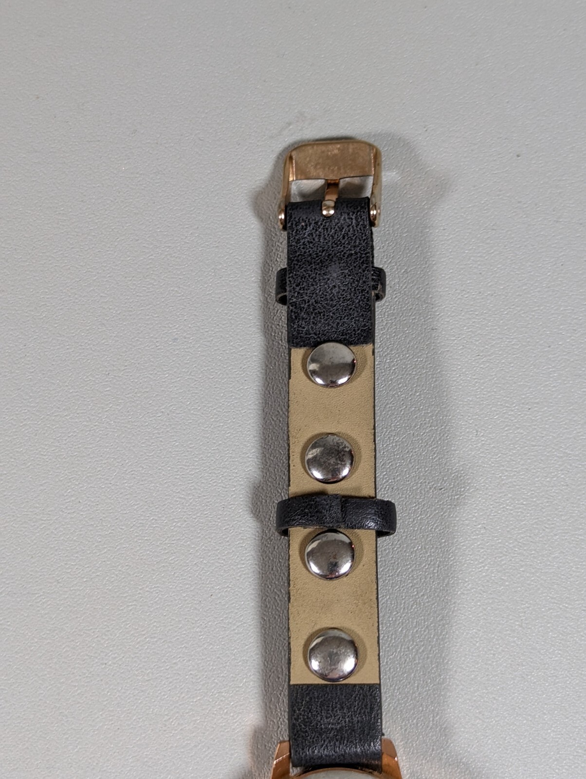 NYC Round Gold Tone Case Studded Gray Faux Leather Wrap Bracelet Band Watch 16″