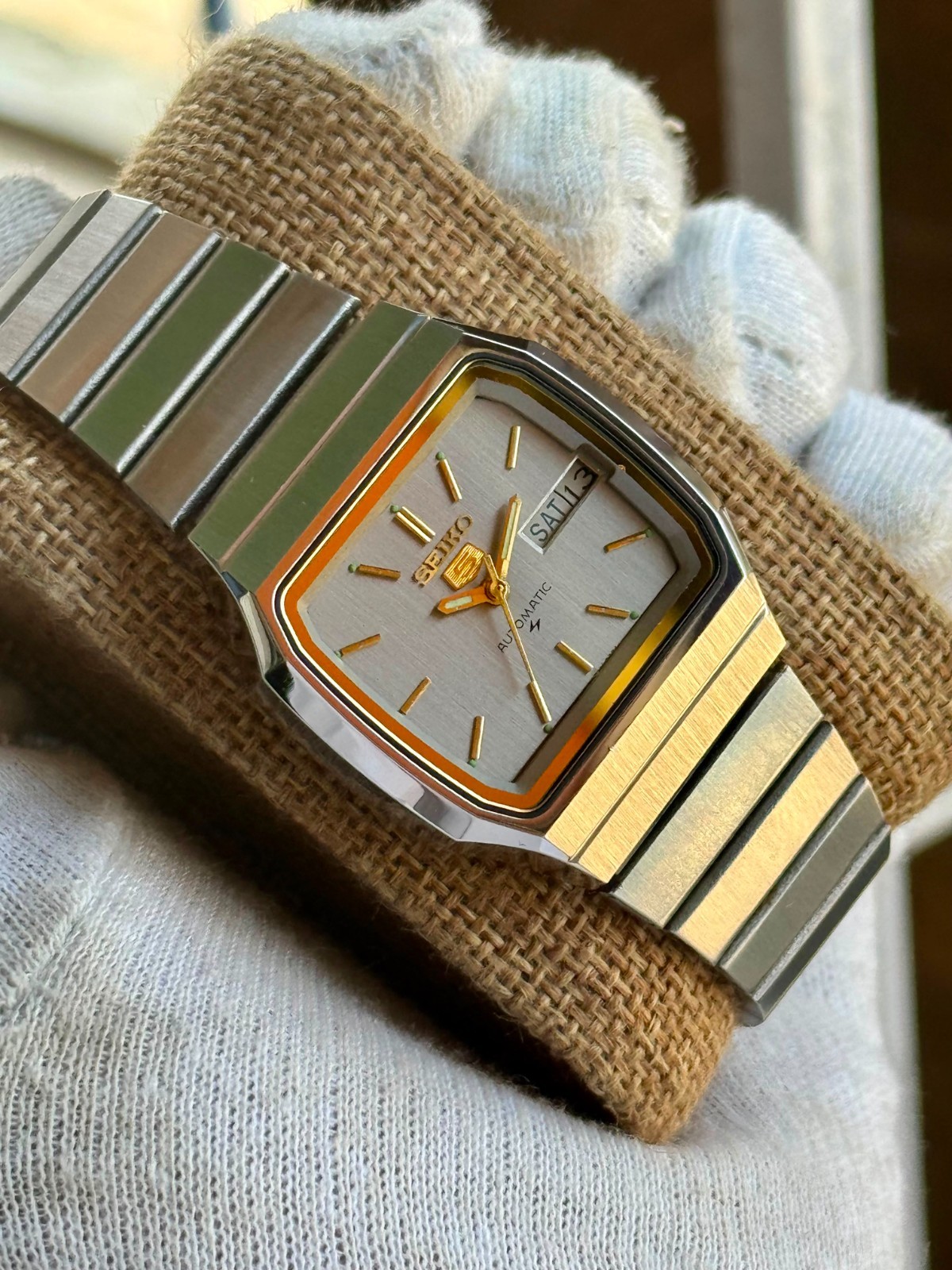 Seiko 5 Automatic Vintage Men’s Watch Silver Sunburst Dial Day Date Stainless St