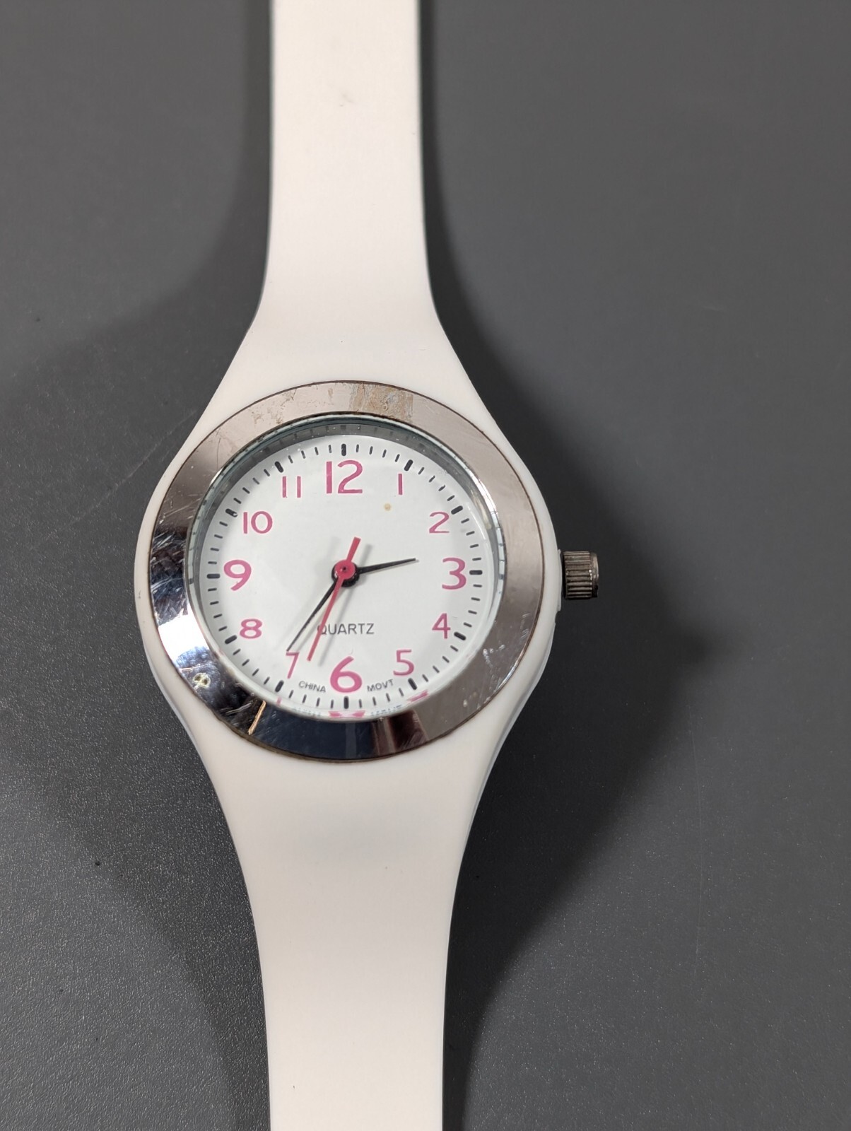 Womens White Pink Silicone Rubber Band Watch 30mm New Battery