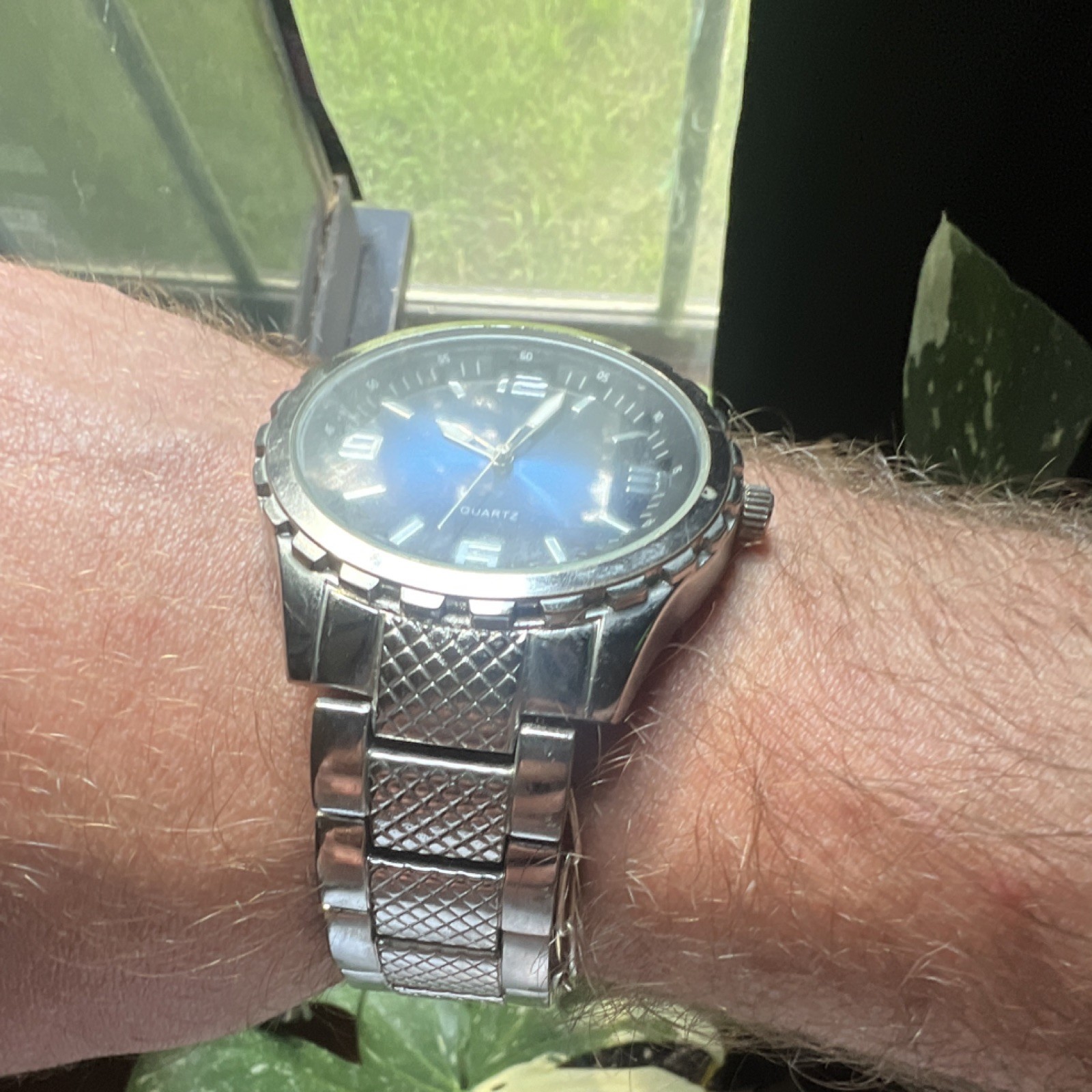 Geneva Men’s Quartz Watch Blue Sunburst Dial 45mm Silver-Tone Bracelet
