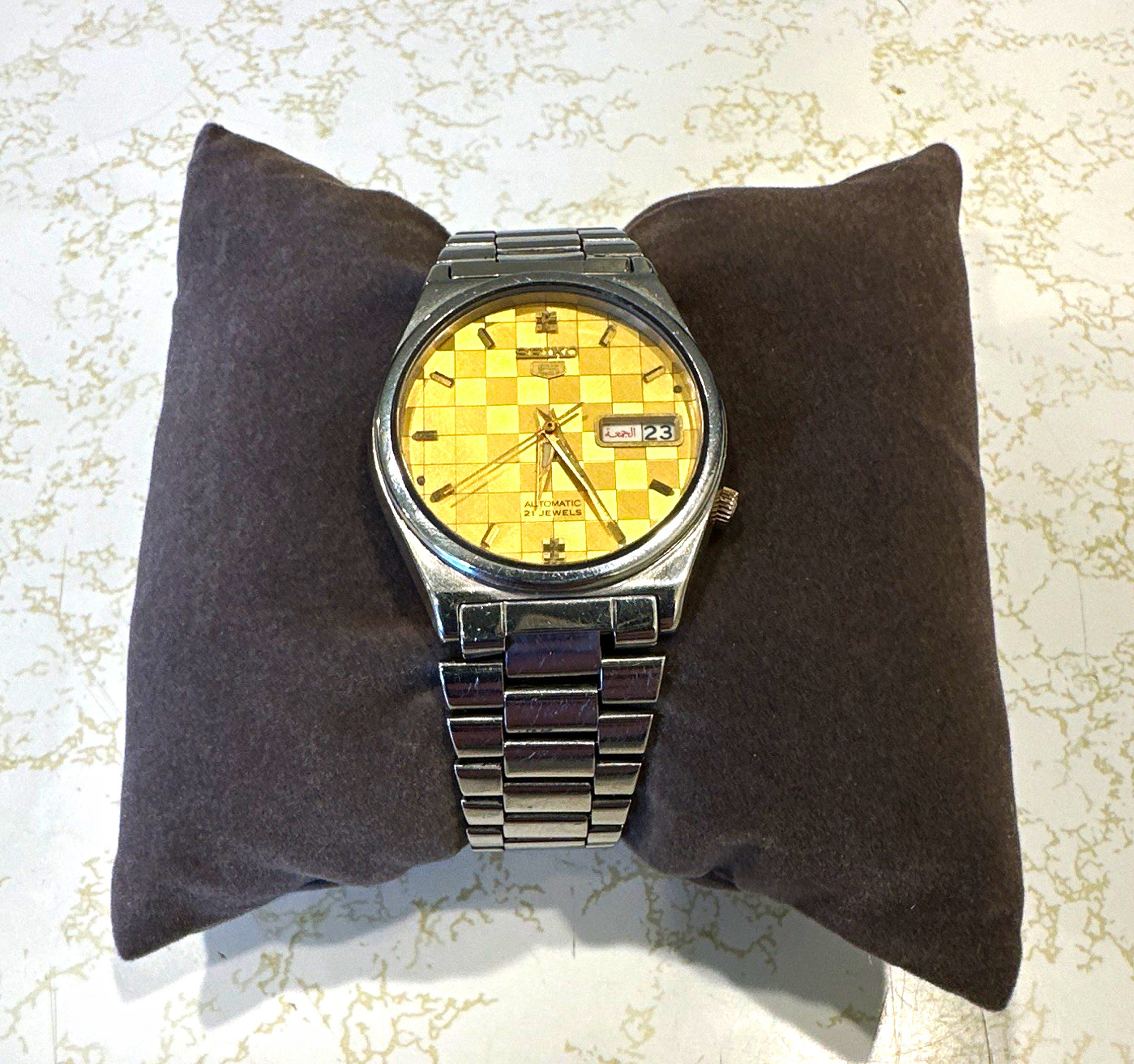 Seiko 5 Automatic 21 Jewels Day/Date Gold Checkered Dial Stainless Bracelet
