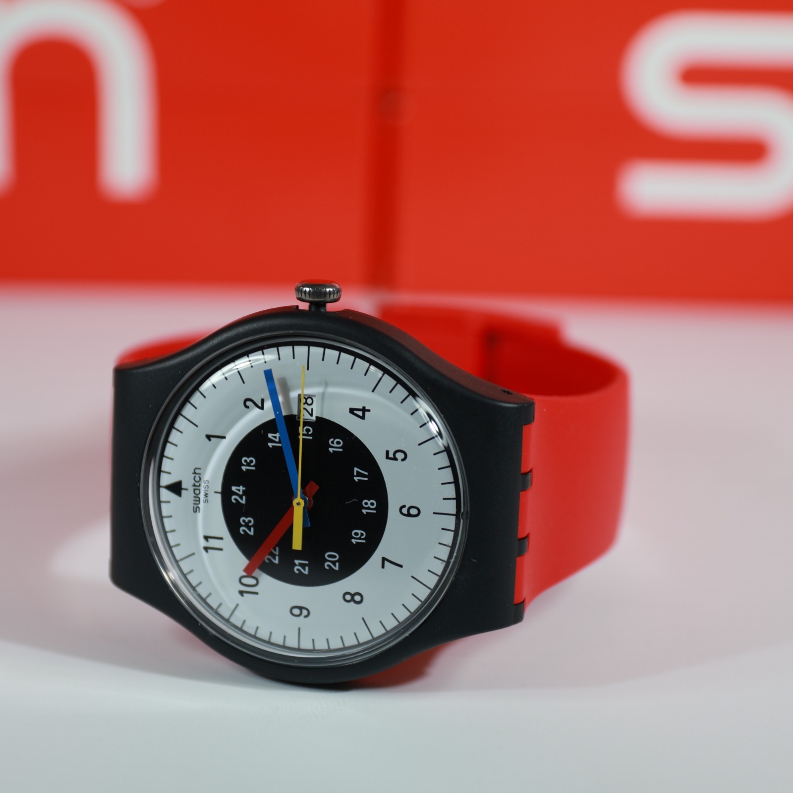 NEw LImited Swiss MAde SWATCH SO32B401 ROUGE & NOIR Black Red 41MM Multicolor ha
