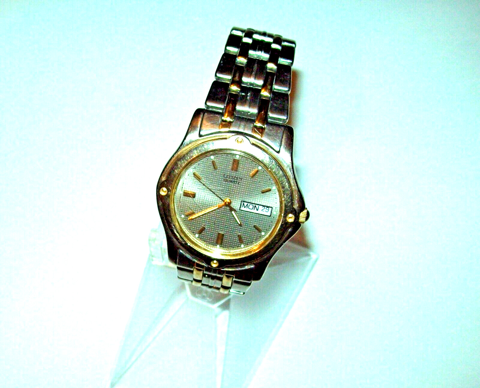 Citizen 1102 Mens Watch Luxurious Tapisserie Dial Day Date Runs Perfectly Sweet!