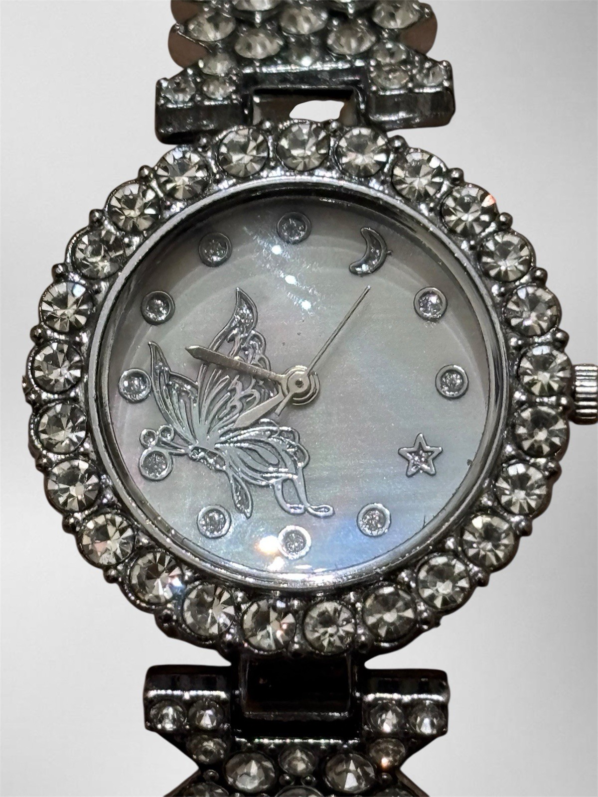 Women’s Dress Analog Watch White Butterfly Dial Silver Tone Bracelet Rhinestone