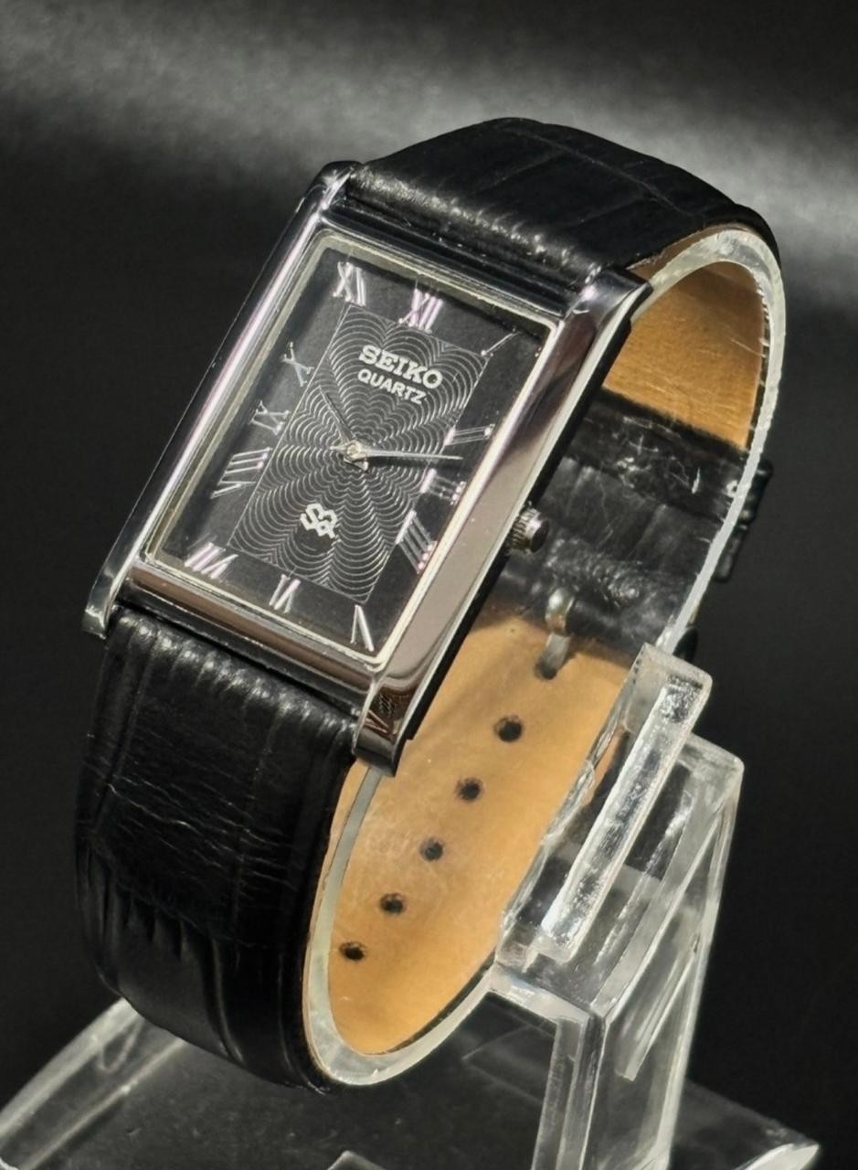Vintage Seiko Slim Quartz Men’s Wrist Watch With Free DDP Shipping