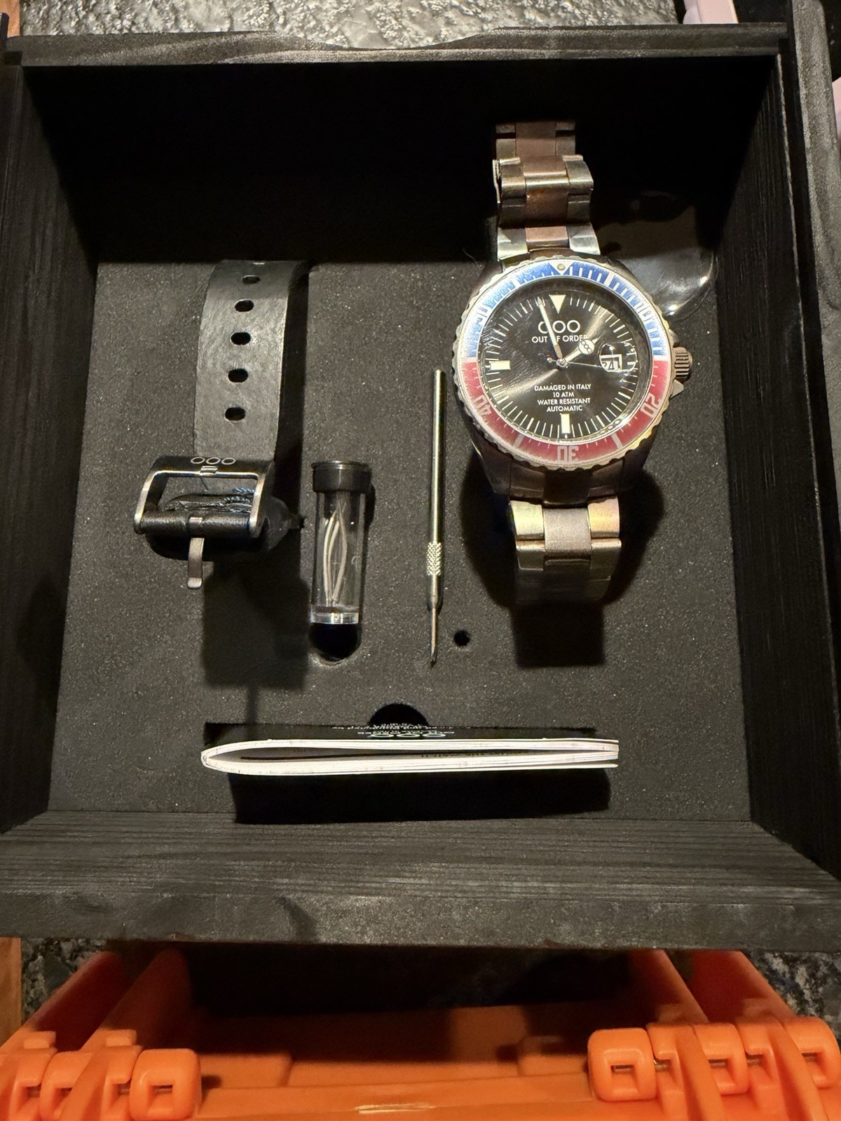Out Of Order Damaged in Italy Automatic 100m 44mm Diver Date Box Papers