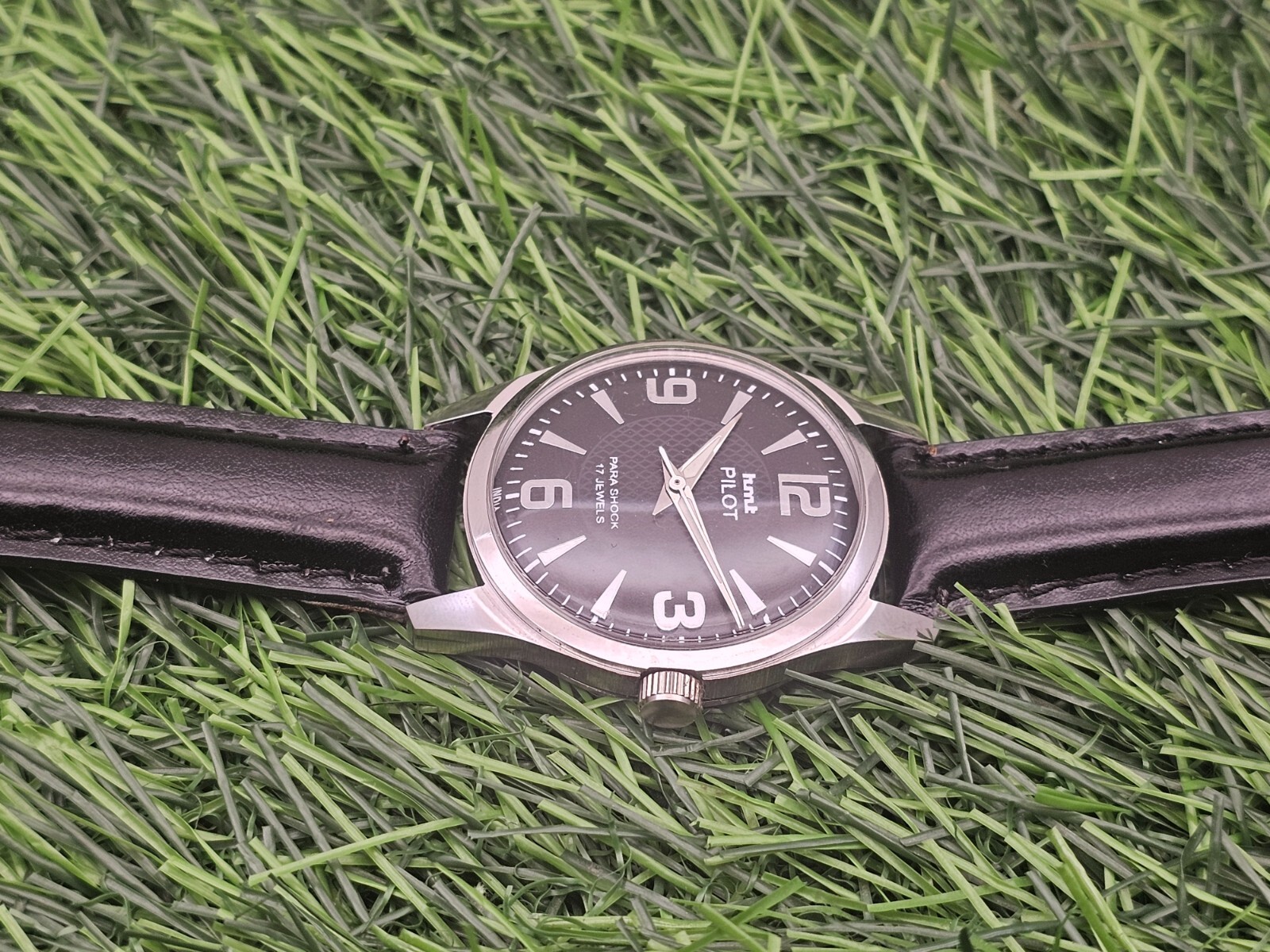 Beautiful Mens HMT Pilot Parashock Mechanical Wind 17J Watch Black Dial