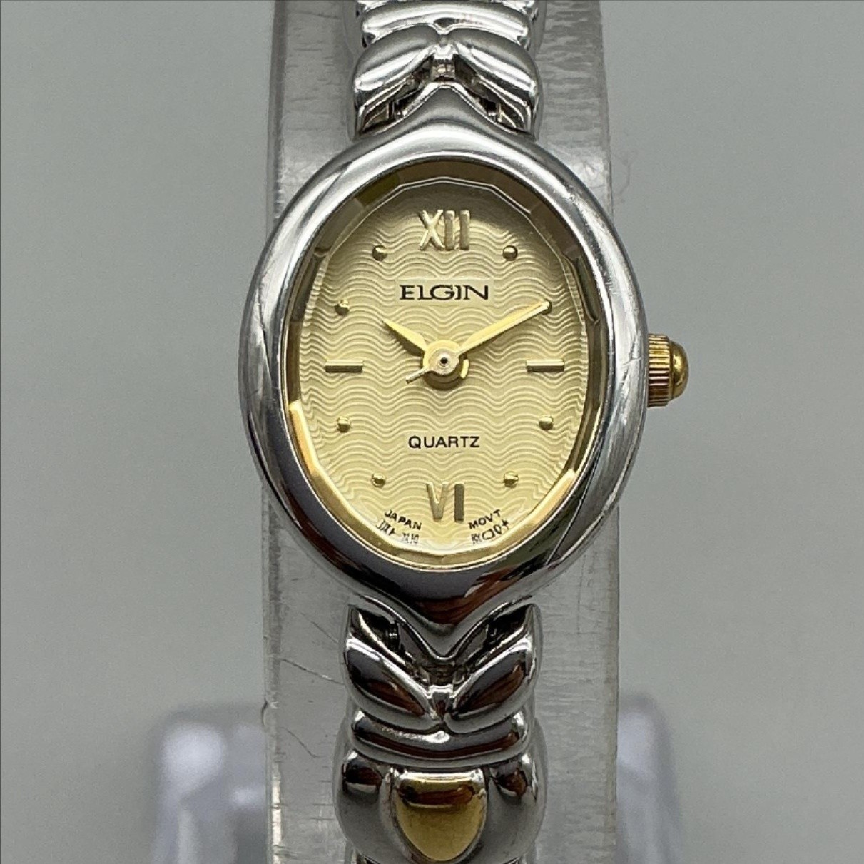 Elgin ELA259 Womens Watch 16mm Champagne Dial Silver Tone New Battery 7″