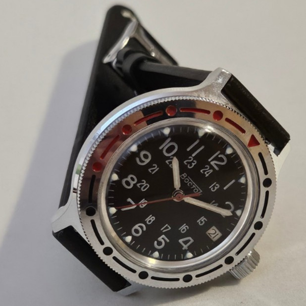 Vintage Men’s “Amphibia” Vostok Automatic 2416 31J USSR 1970 200m Diver Watch