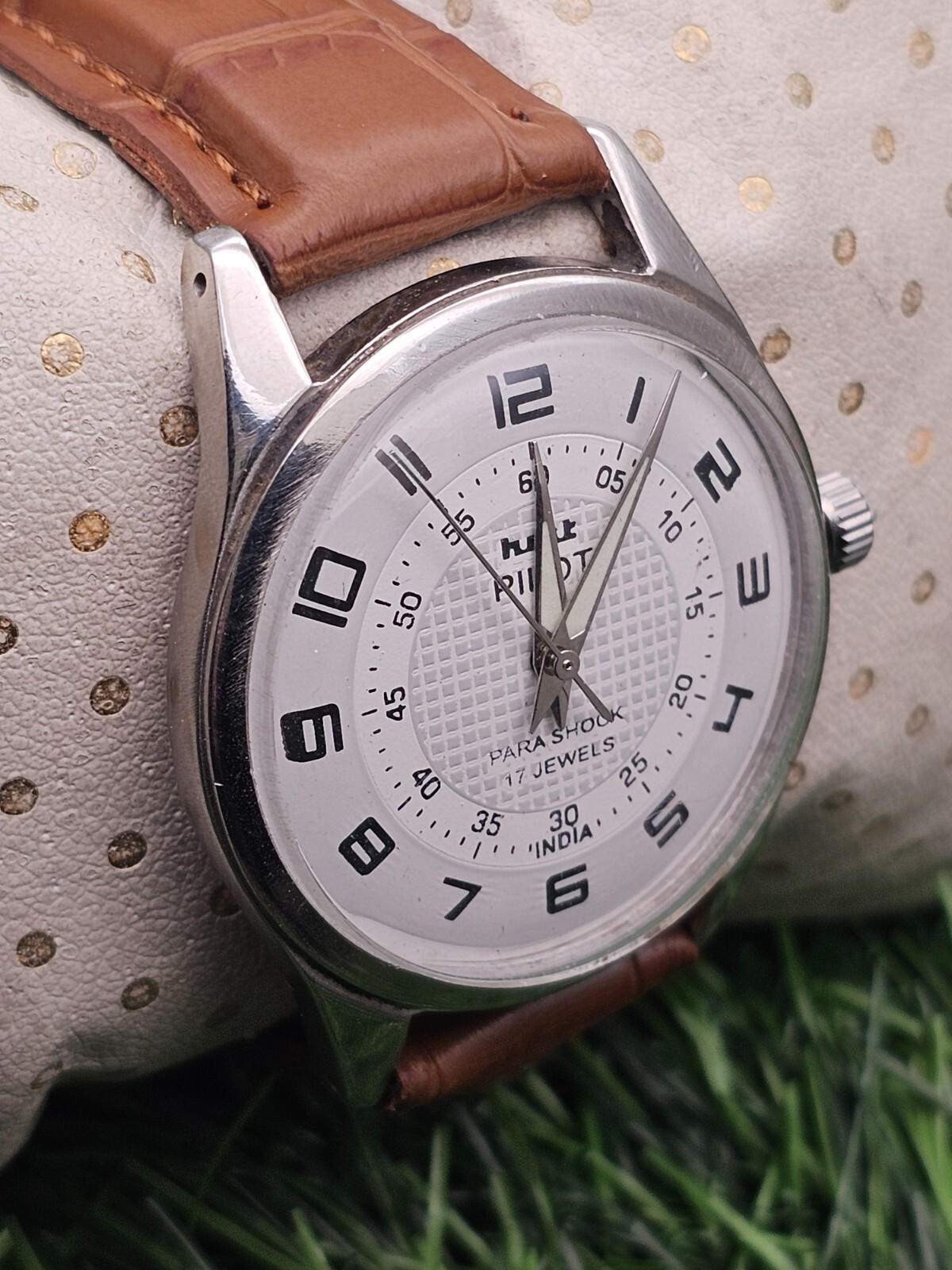 Beautiful Mens HMT Pilot Parashock Mechanical Wind 17J Watch White Dial