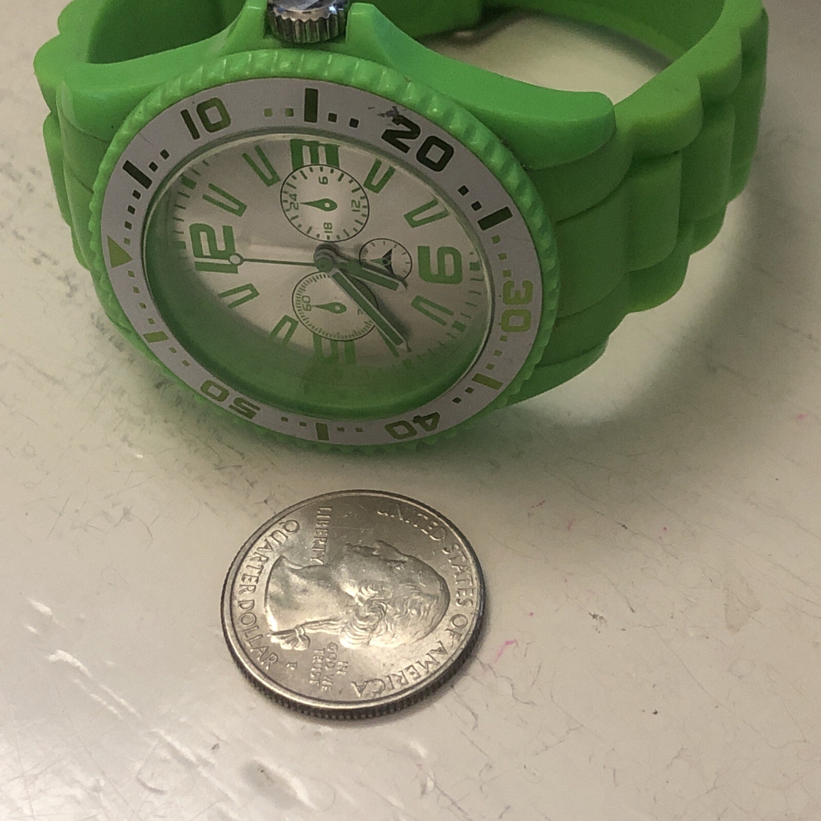 Green Dive Style Watch NEW BATTERY
