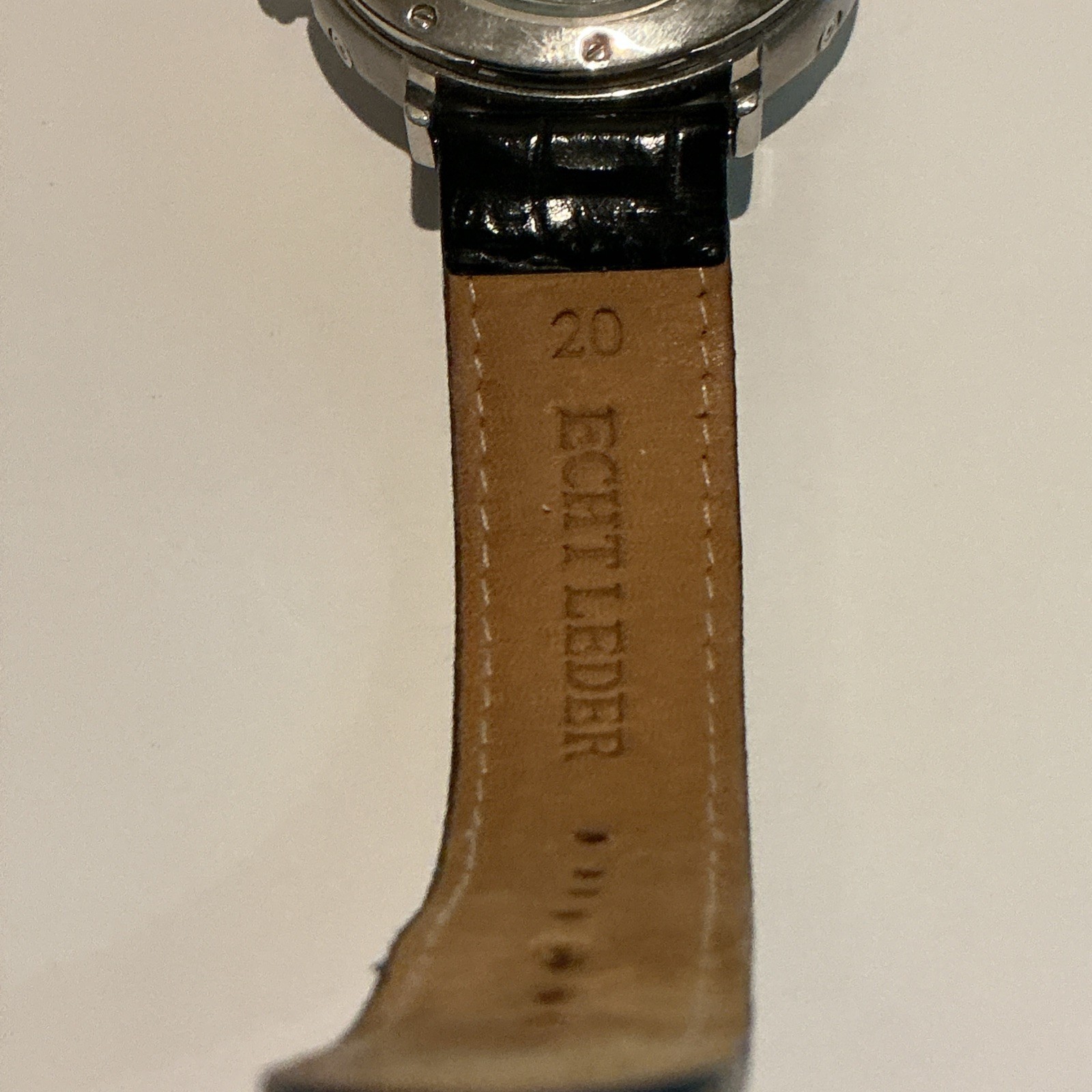 TRIAS GERMANY AUTOMATIC OVAL GLASS WATCH 35 JEWEL
