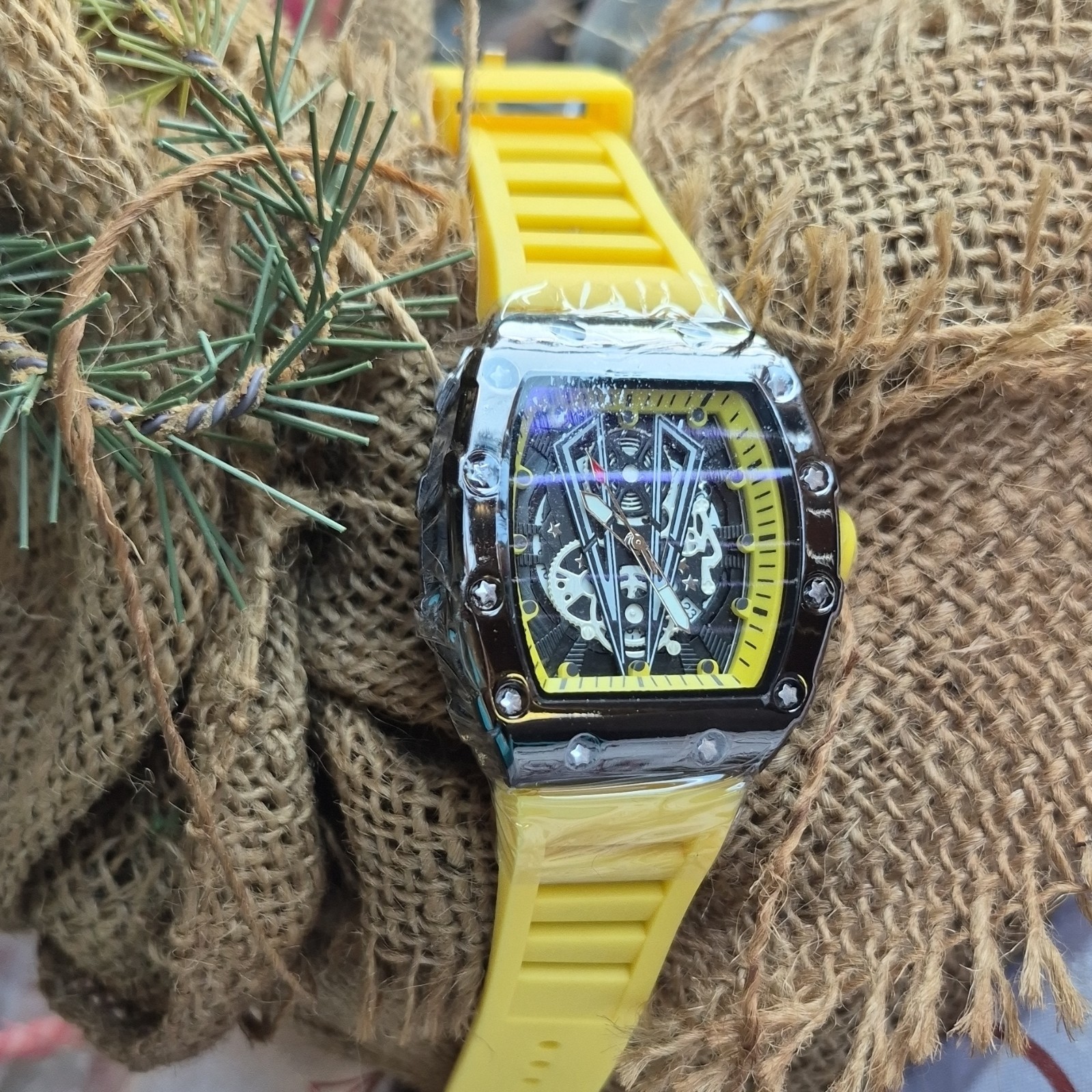 Sports Skeleton Dial Wristwatch Yellow Rubber Band Date Indicator Analog