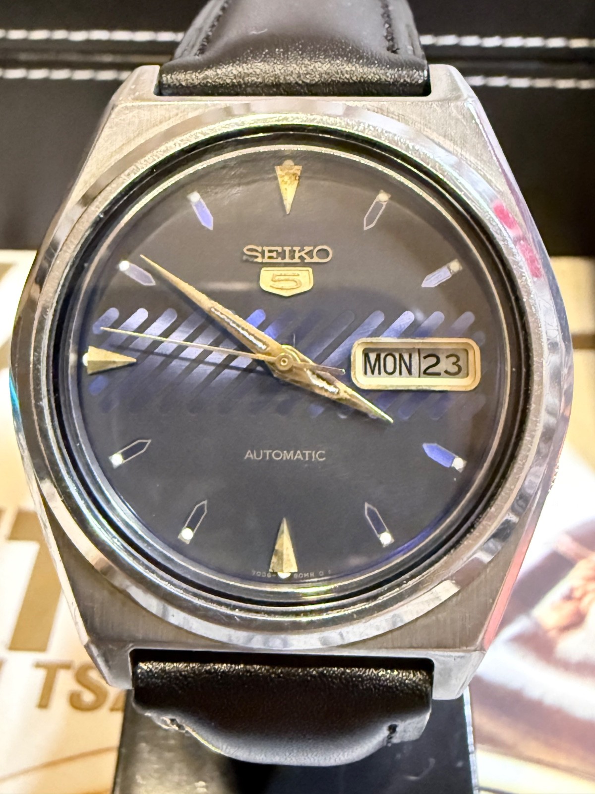 Vintage Seiko 5 Automatic 7009-876A Blue/Purple Dial