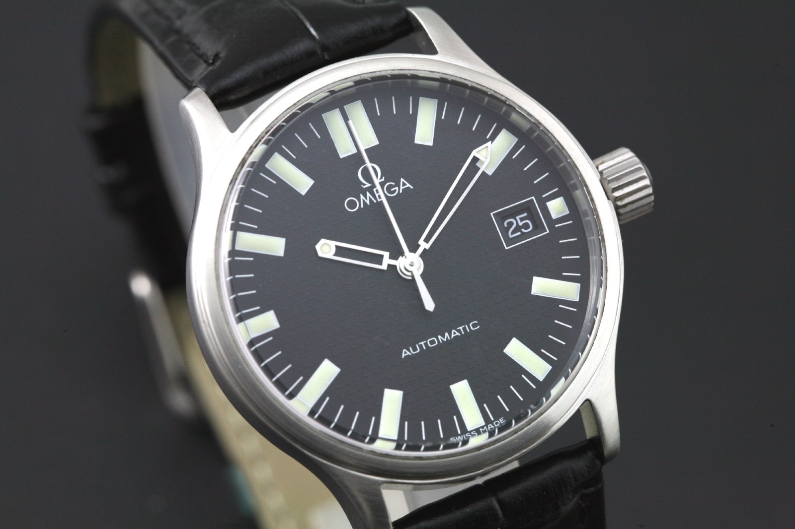Rare OMEGA Classic dynamic 5203.51 Date Black Automatic Men’s Screw Crown Watch