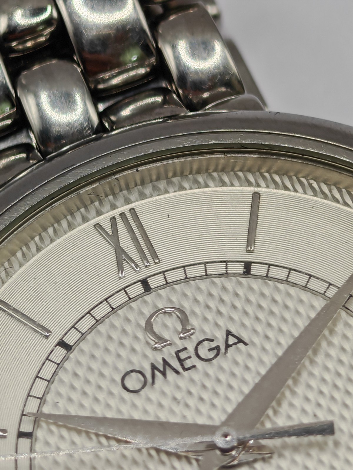 Omega De Ville Prestige White Hobnail Dial Mens Quartz Watch Stunning Condition