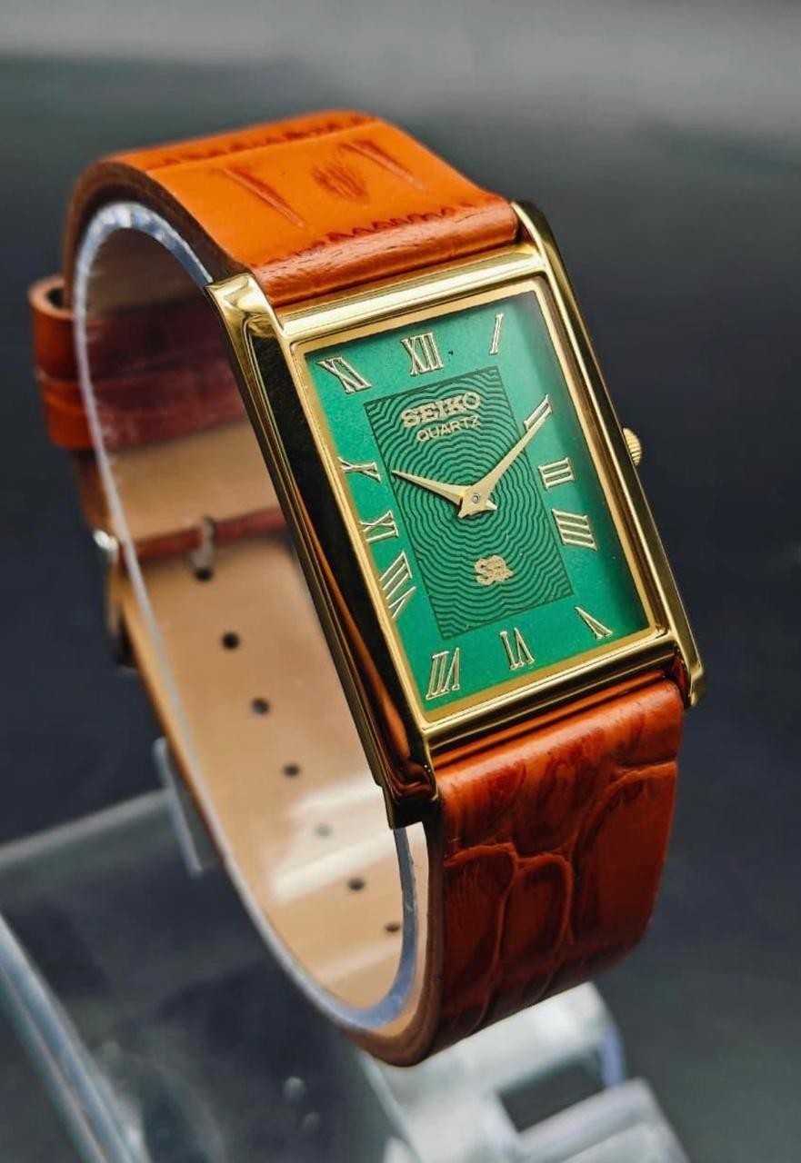 Vintage Seiko Slim Quartz Men’s Wrist Watch With Free DDP Shipping