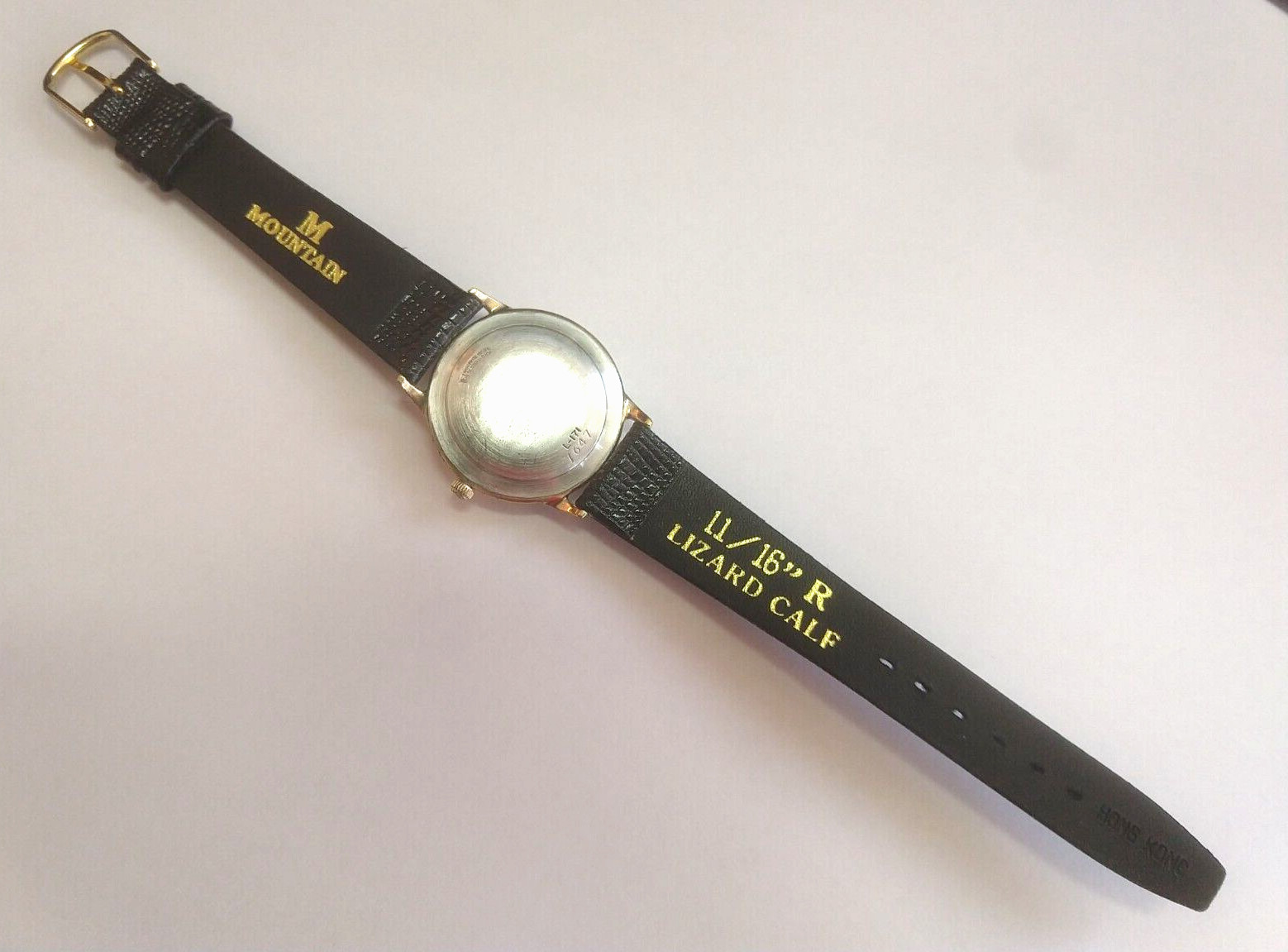 Vintage 33.15mm CROTON 17 Jewel Watch A3RN ST 1686 Movement Linen Dial RUNS WELL