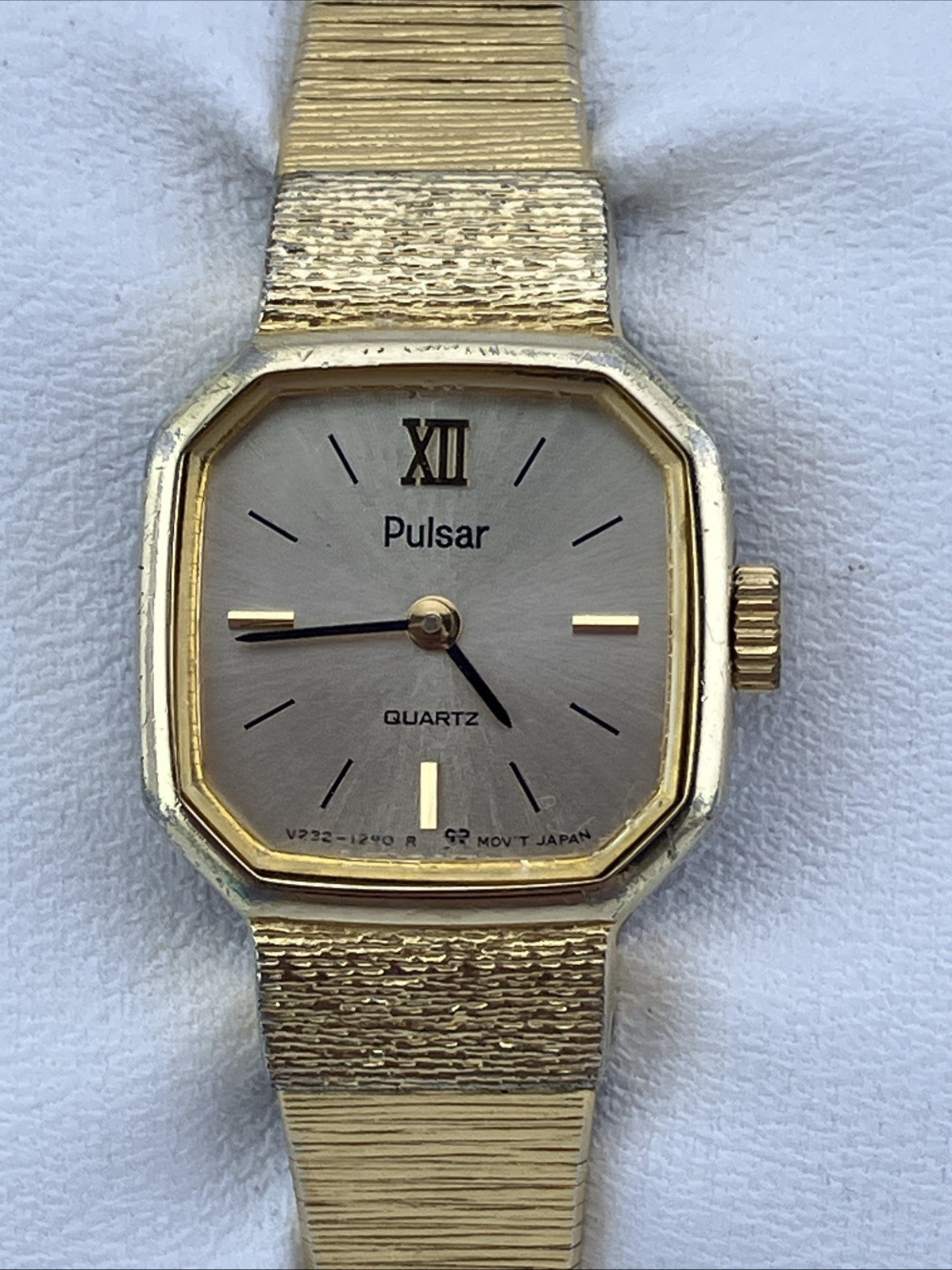 Vtg Pulsar Ladies 16mm Watch Gold Tone Octagon Dial 6.25″ v232-5790 – RUNS