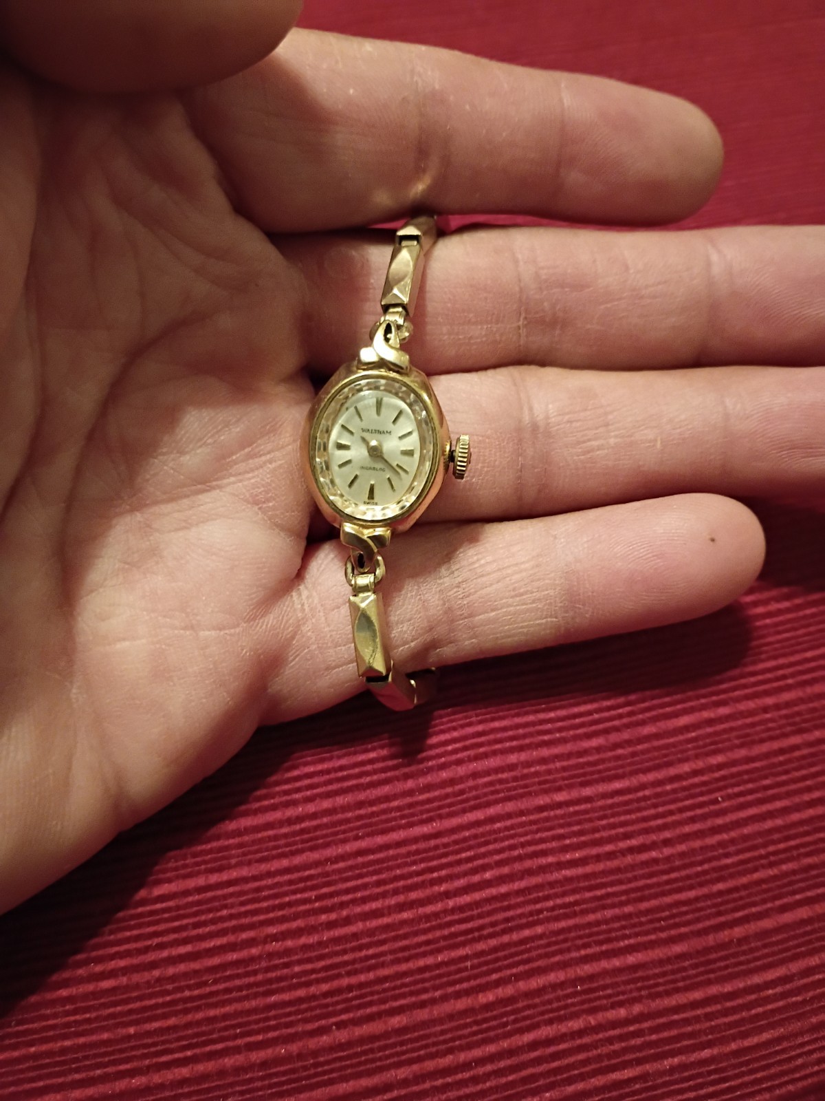 Vintage Waltham Incabloc Women’s Manual Wind Gold Tone Bracelet White Dial-RUNS