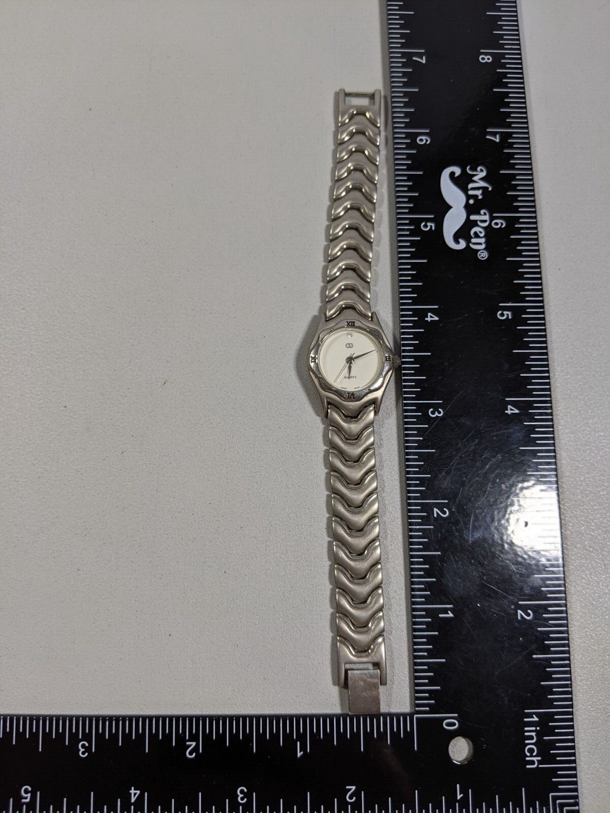 White Dial Round Silver Tone Case 23 mm Link Bracelet Band Watch 6.5 Inch