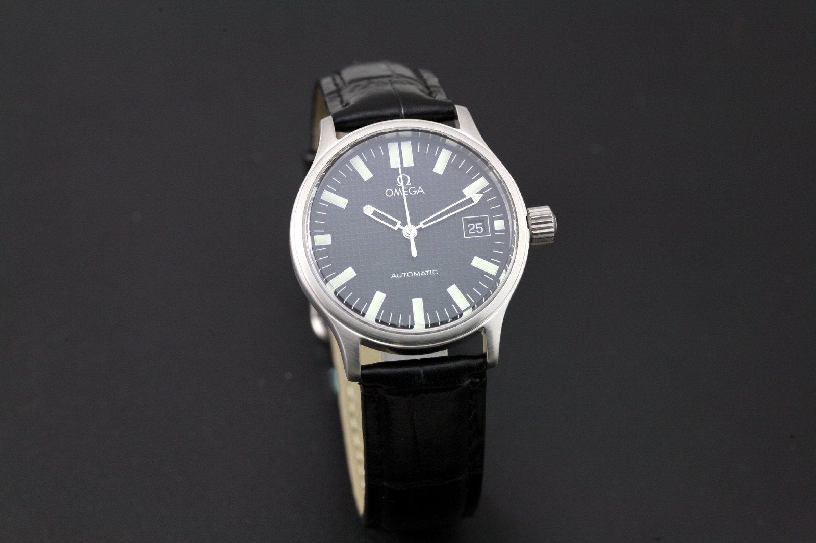 Rare OMEGA Classic dynamic 5203.51 Date Black Automatic Men’s Screw Crown Watch