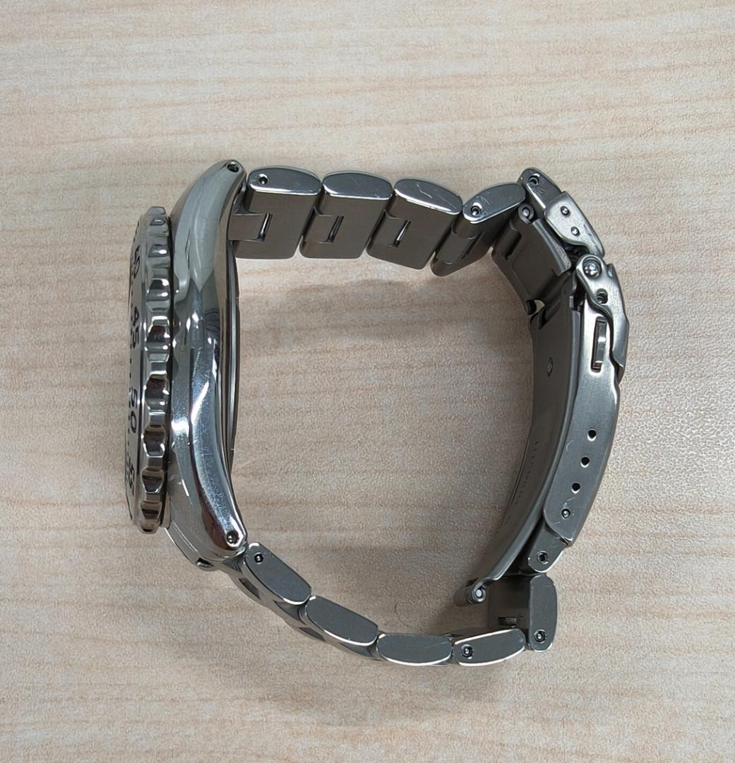 Seiko Prospex V145-0AH0 18cm Titanium Extra Links Included Solar Diver Mens