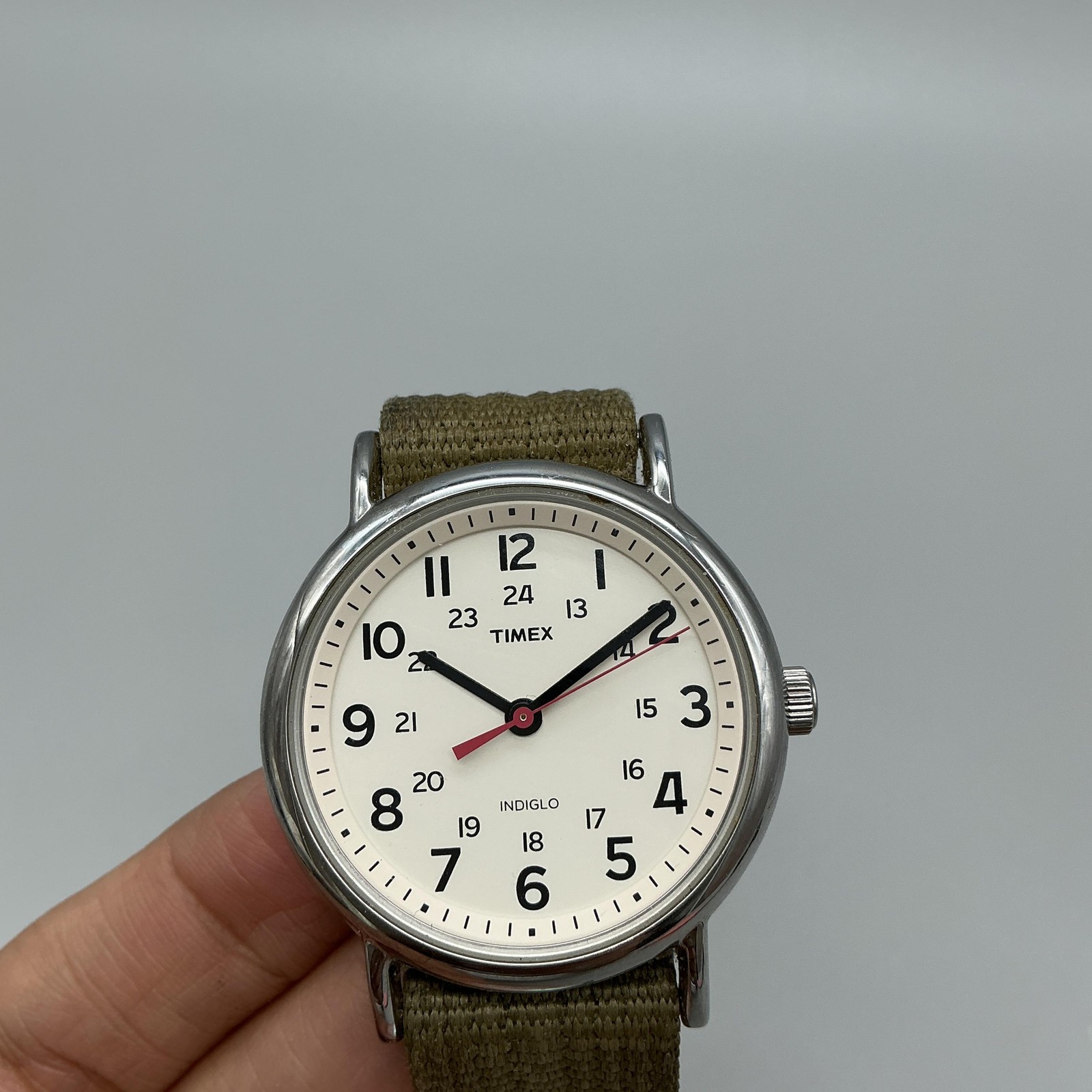 Timex Weekender Indiglo Mens Watch 37mm Cream Dial Green Nylon Strap T2N651