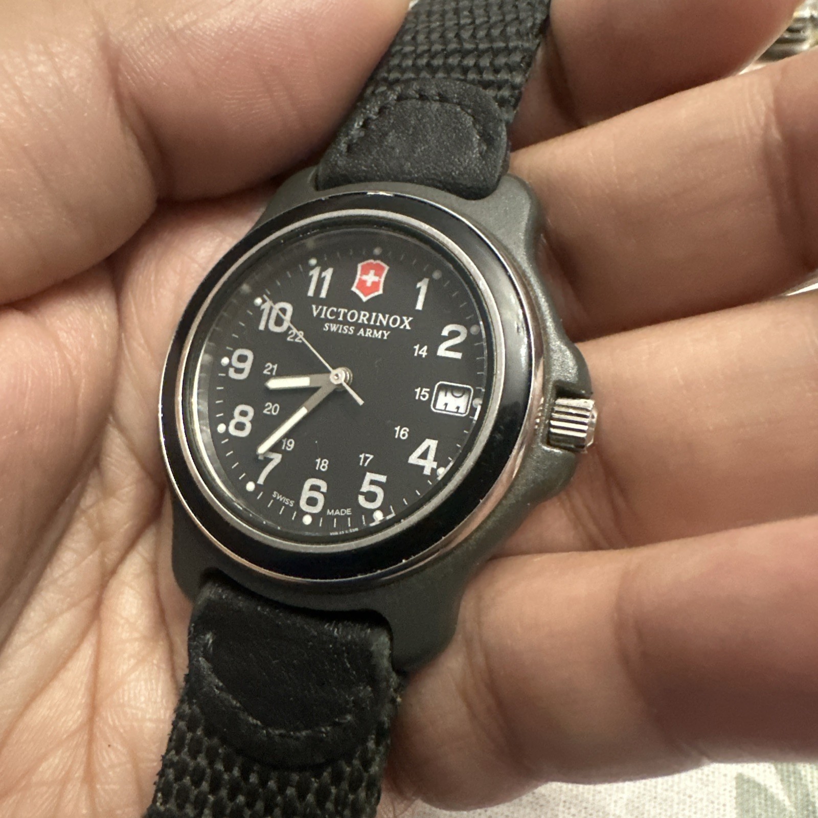 Vintage VICTORINOX SWISS ARMY Men’s 40mm Black Watch SWISS MADE Untested As Is