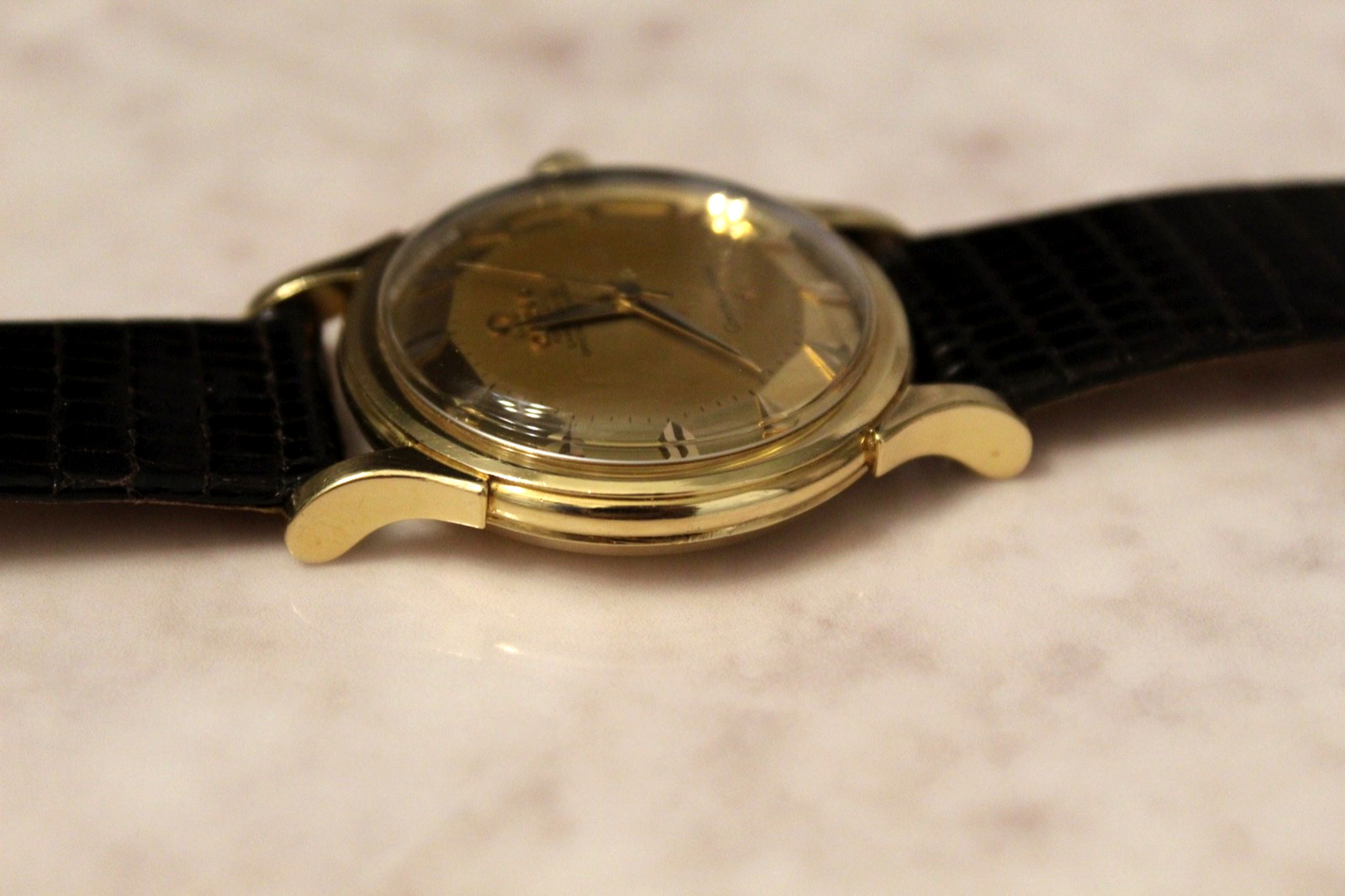 VINTAGE OMEGA CONSTELLATION DELUXE REF. 2782 SC 18K GOLD PIE-PAN AUTO MENS WATCH