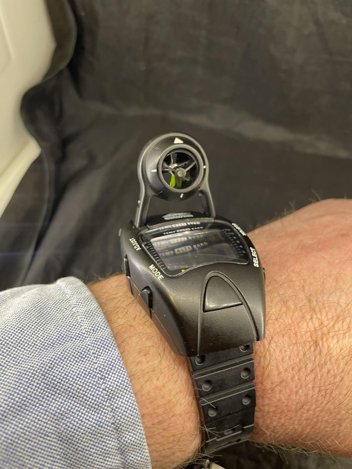 Unusual Zeon Windmaster. reads altitude, pressure, temperature, Windspeed.Chrono