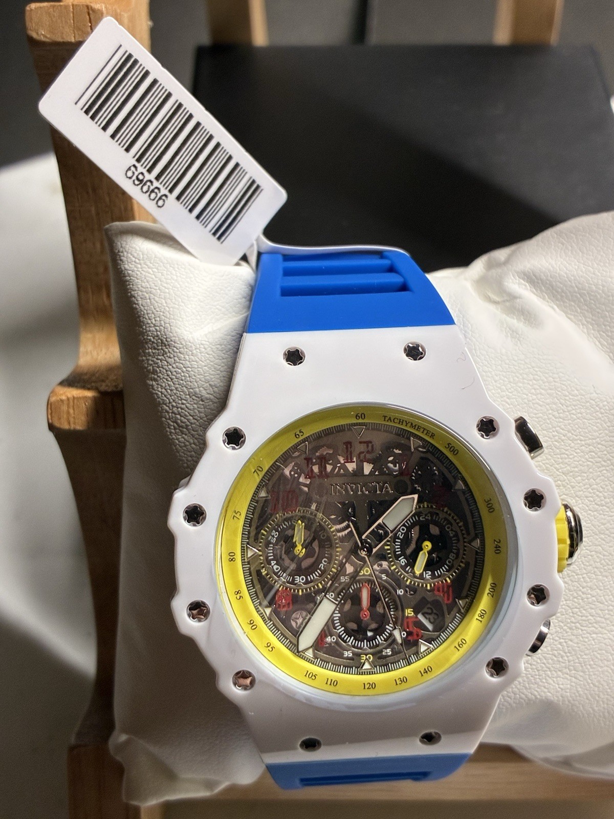 Invicta – Vaulthan – Unisex Watch – 44mm – Blue/White – (69666)