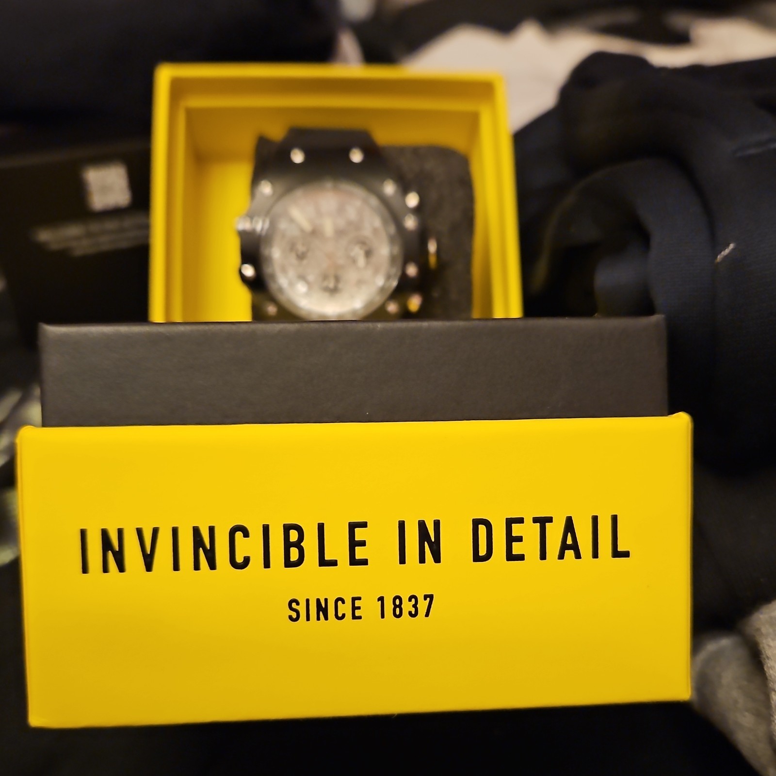 Invicta Bolt Men’s Quartz Chronograph Tachymeter Black Dial Strap Watch Box